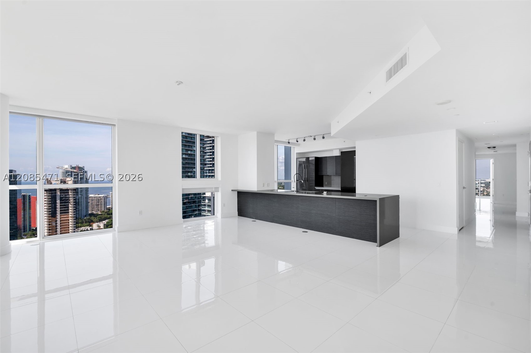 1080 Brickell Ave #3900-3901, Miami FL 33131