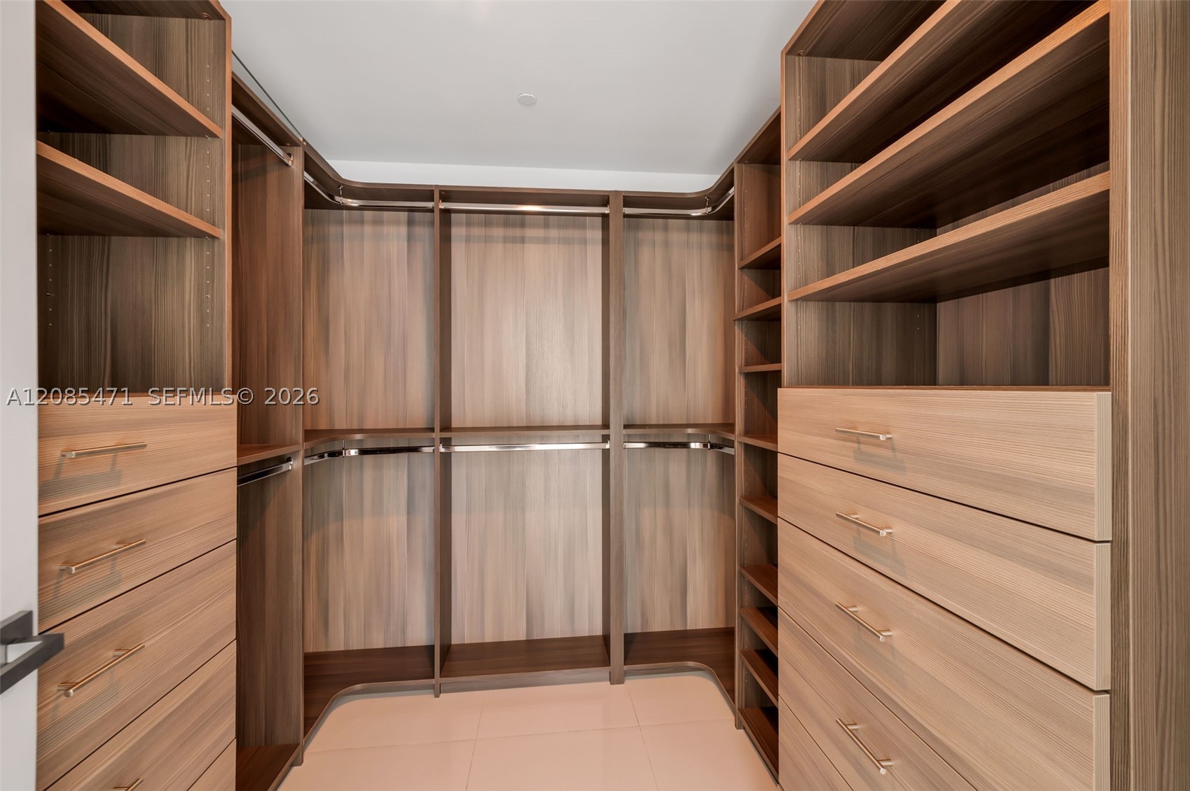 1080 Brickell Ave #3900-3901, Miami FL 33131