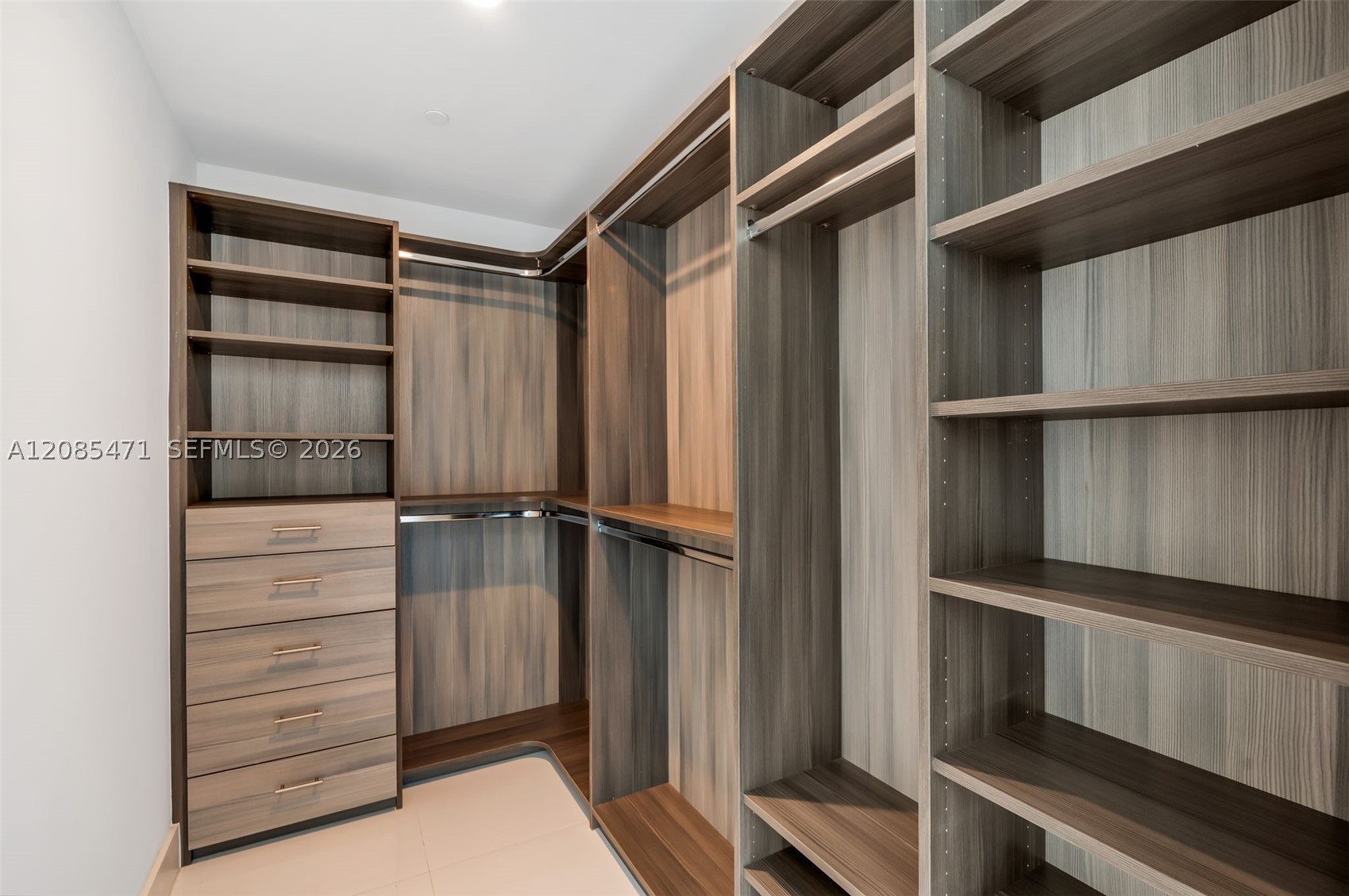 1080 Brickell Ave #3900-3901, Miami FL 33131