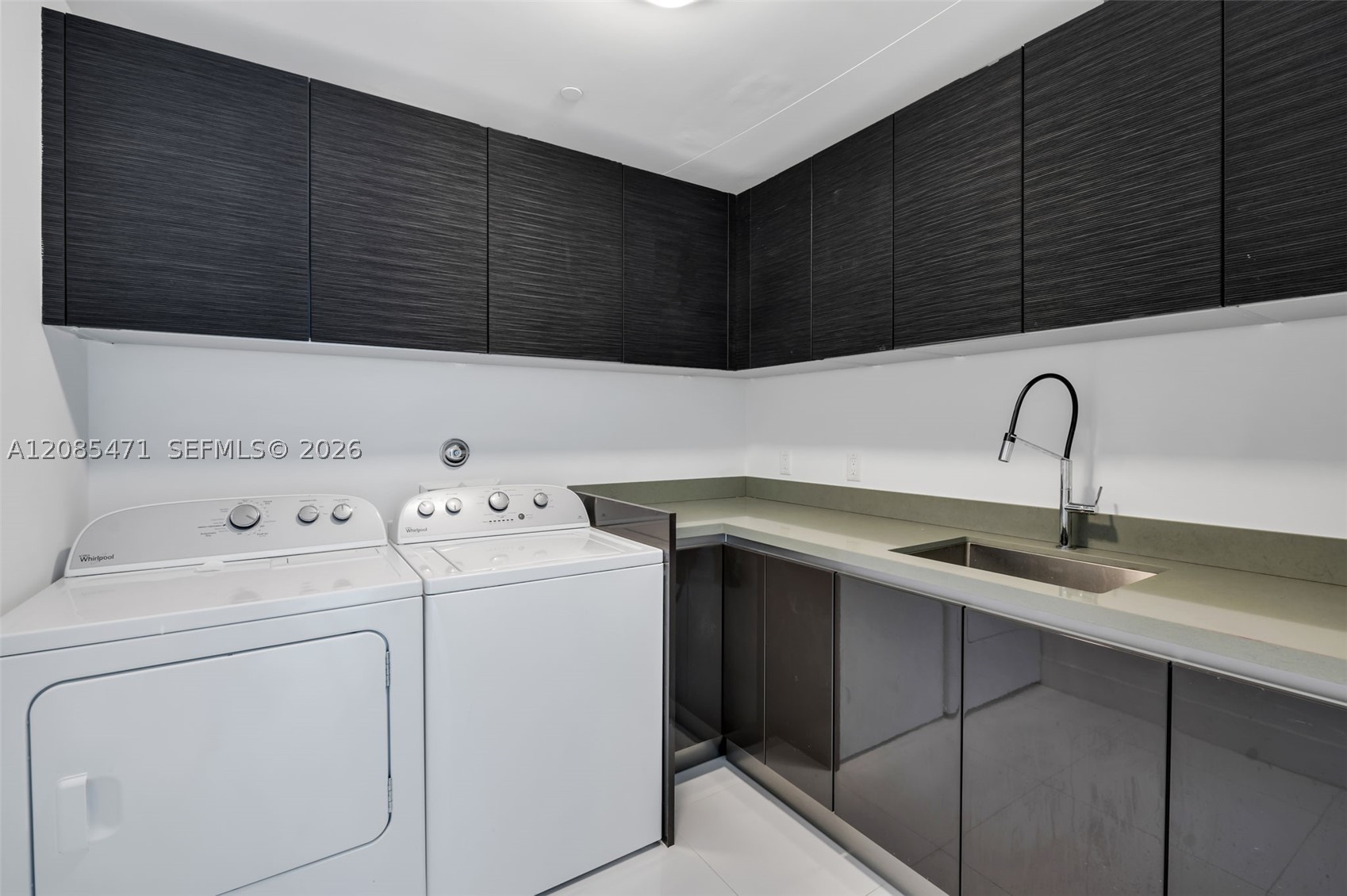 1080 Brickell Ave #3900-3901, Miami FL 33131