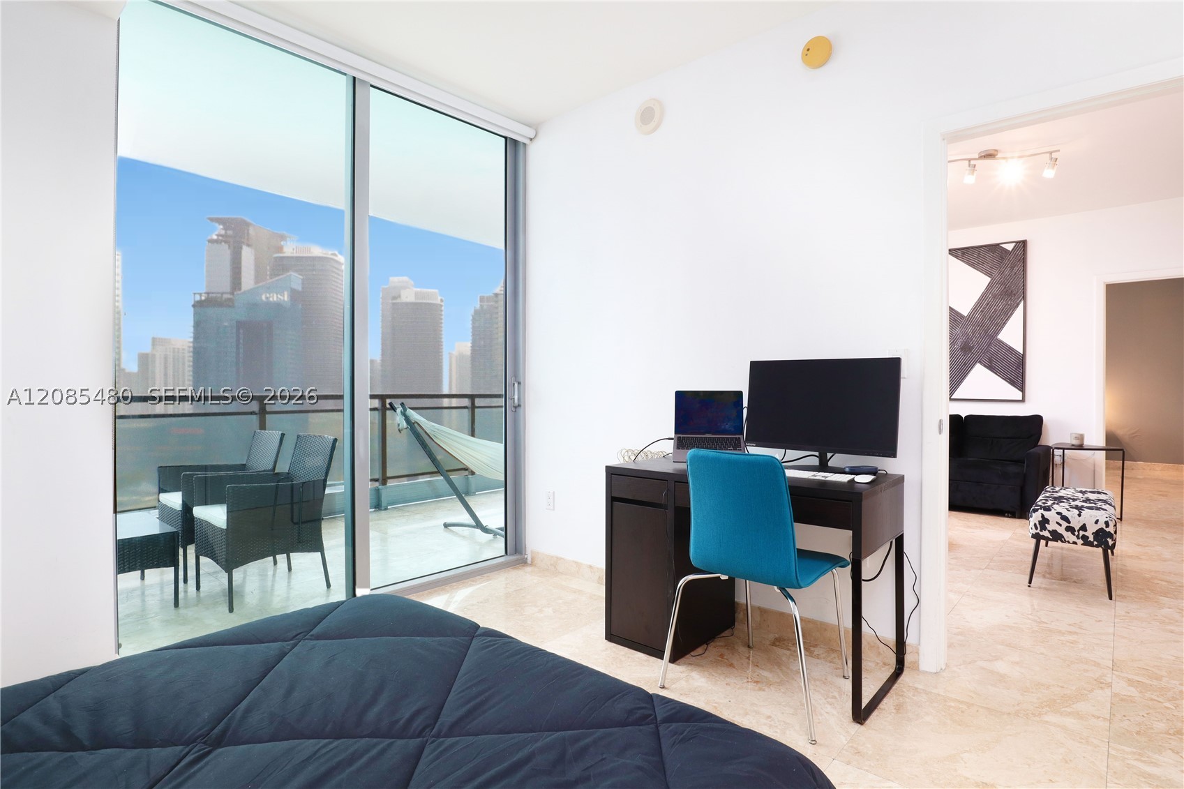 90 SW 3rd St #3002, Miami FL 33130