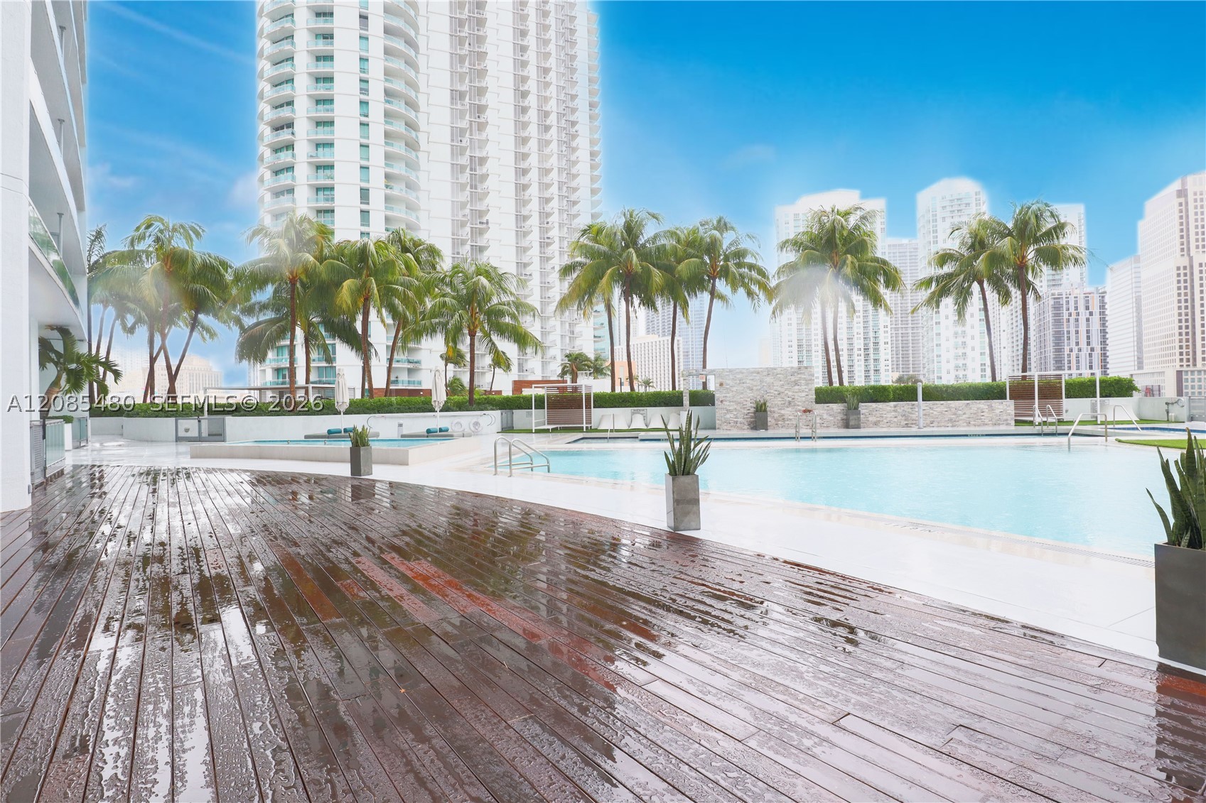 90 SW 3rd St #3002, Miami FL 33130