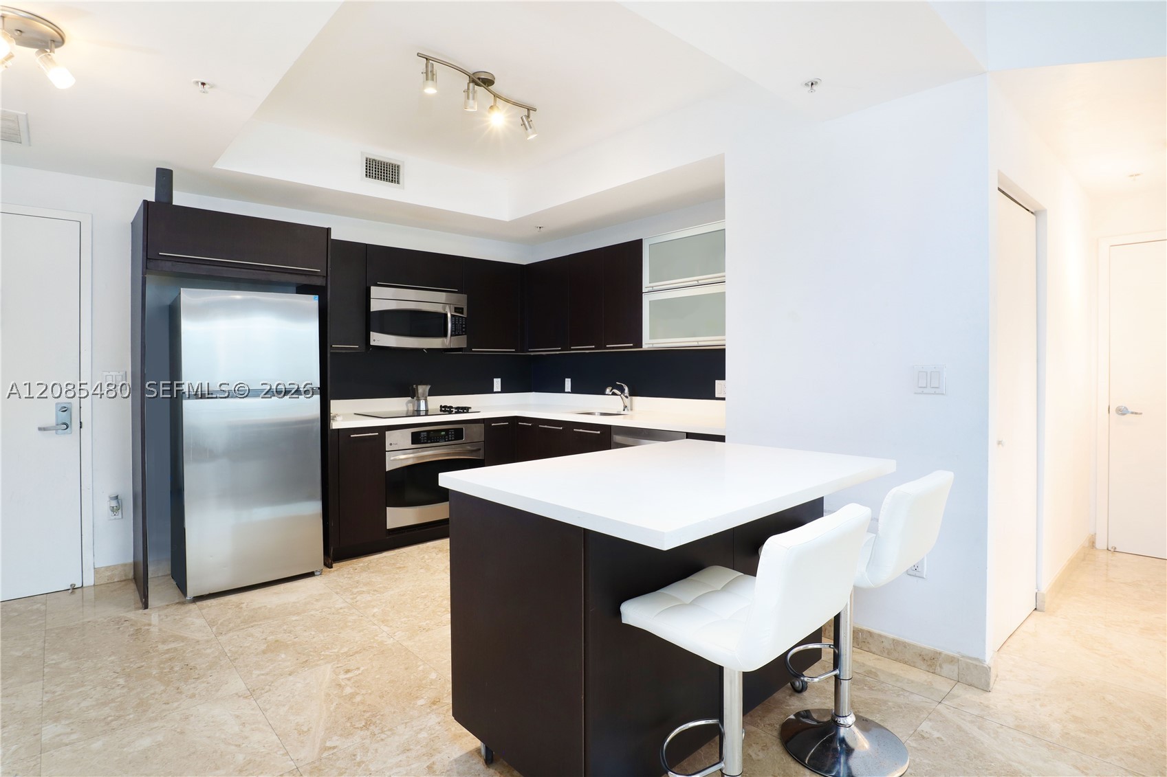 90 SW 3rd St #3002, Miami FL 33130