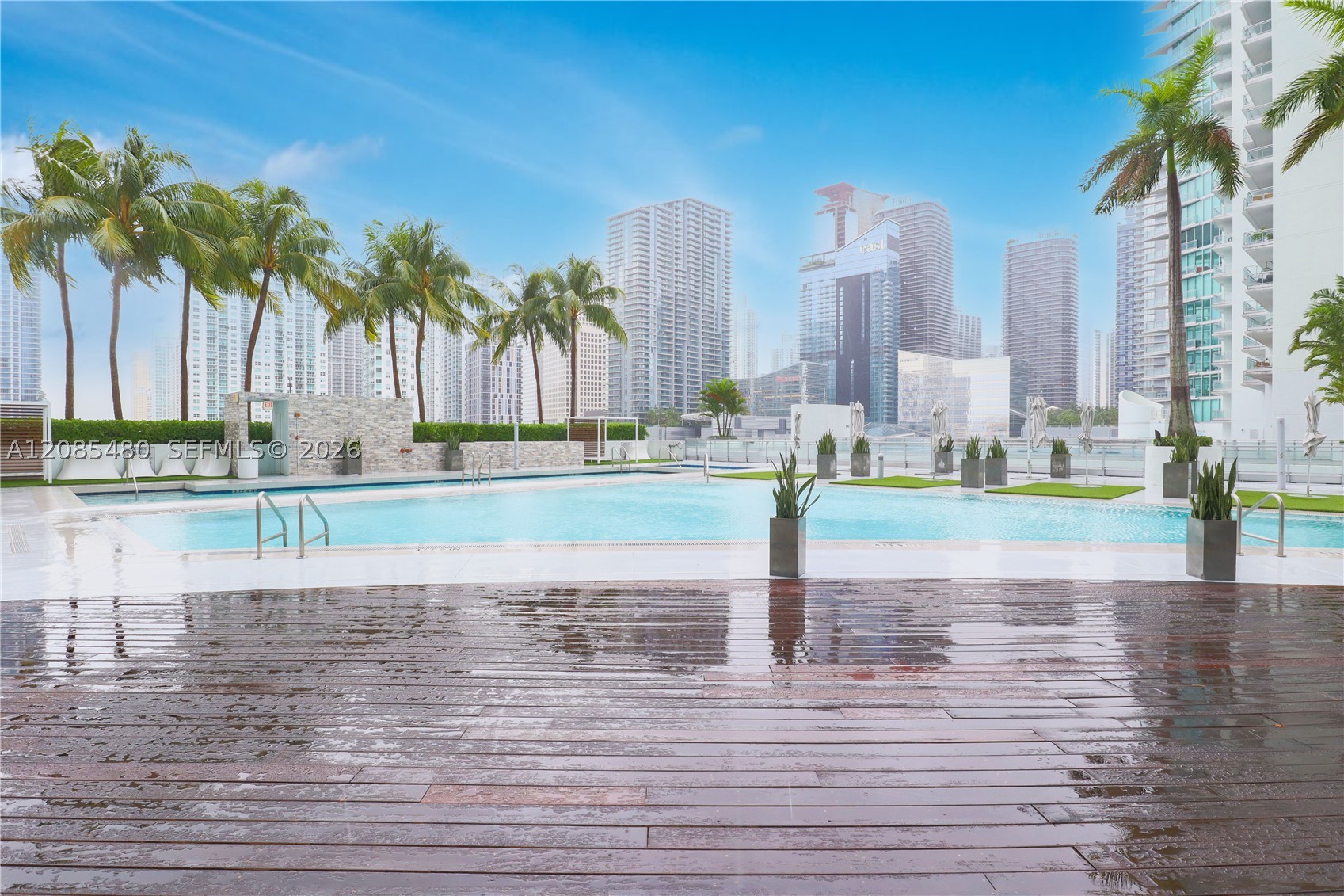 90 SW 3rd St #3002, Miami FL 33130