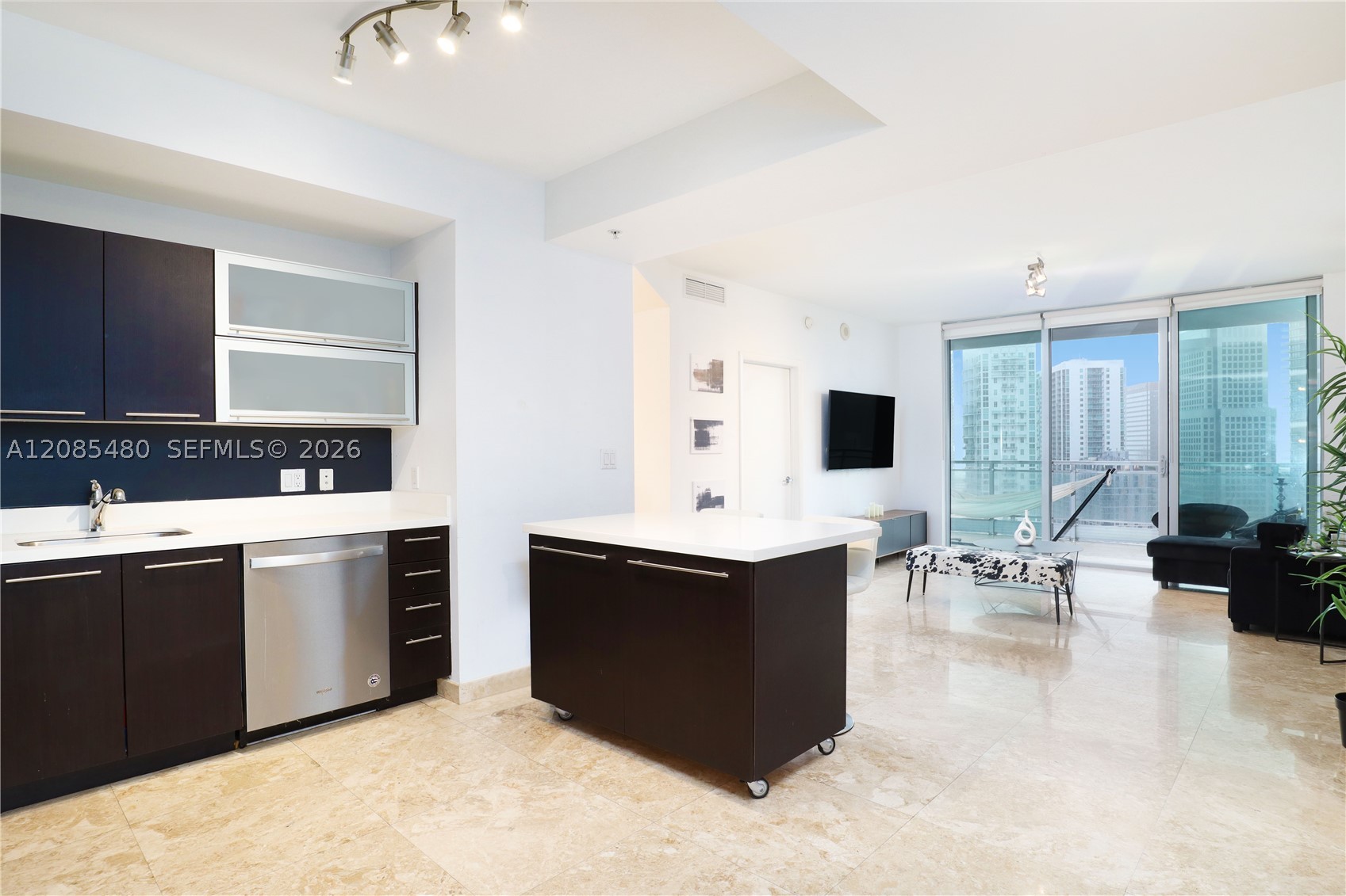 90 SW 3rd St #3002, Miami FL 33130