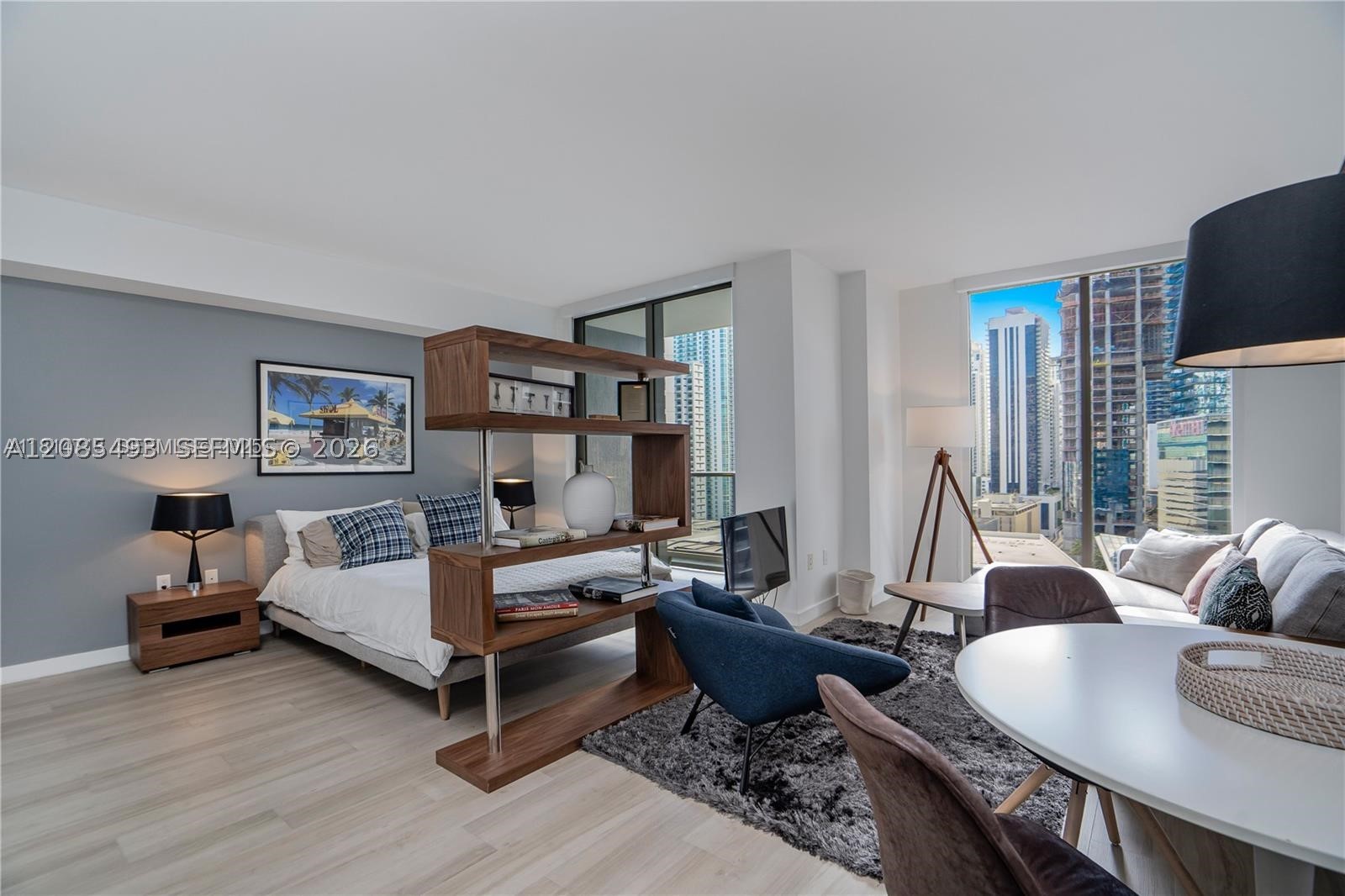 31 SE 6th St #2205, Miami FL 33131