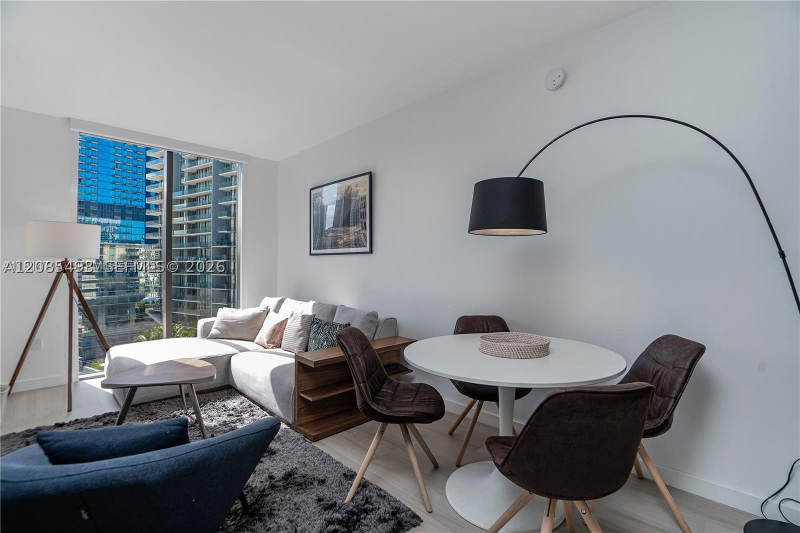 31 SE 6th St #2205, Miami FL 33131