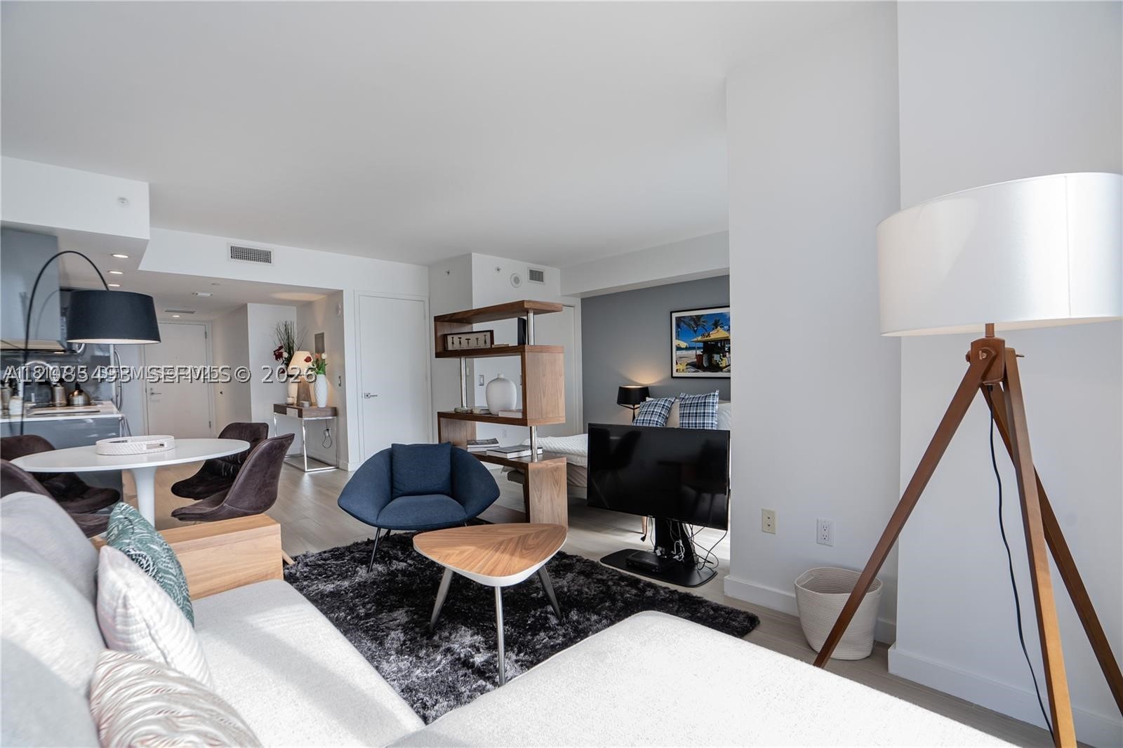 31 SE 6th St #2205, Miami FL 33131