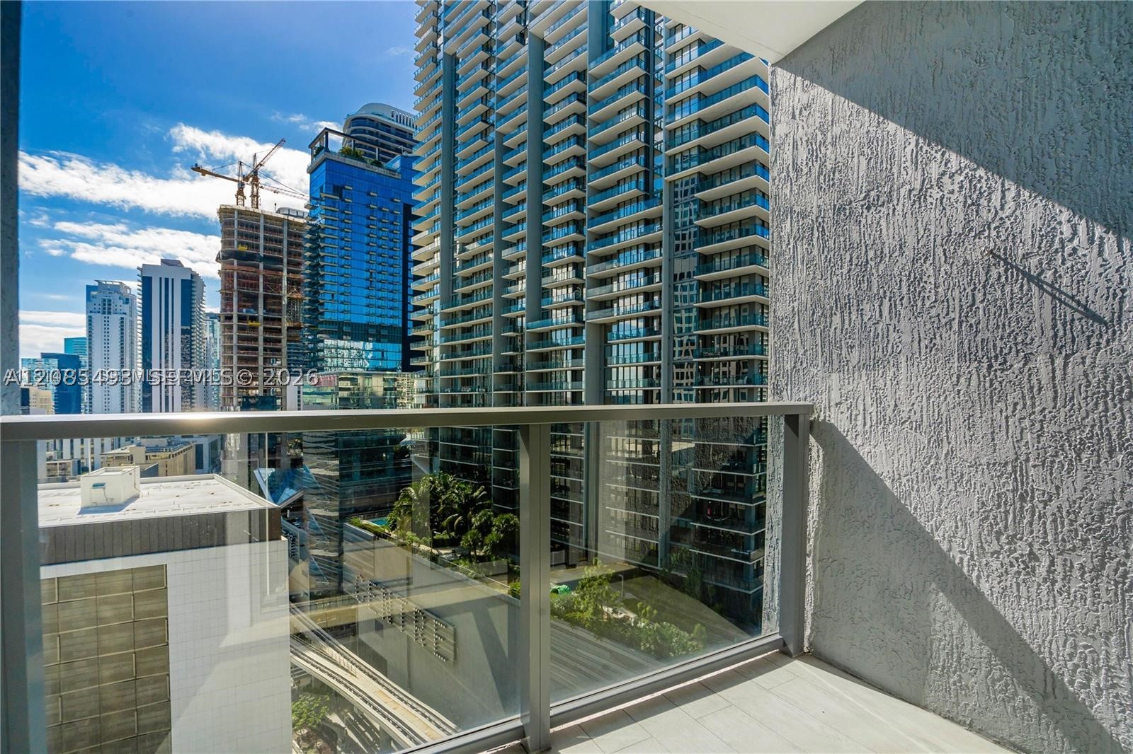 31 SE 6th St #2205, Miami FL 33131