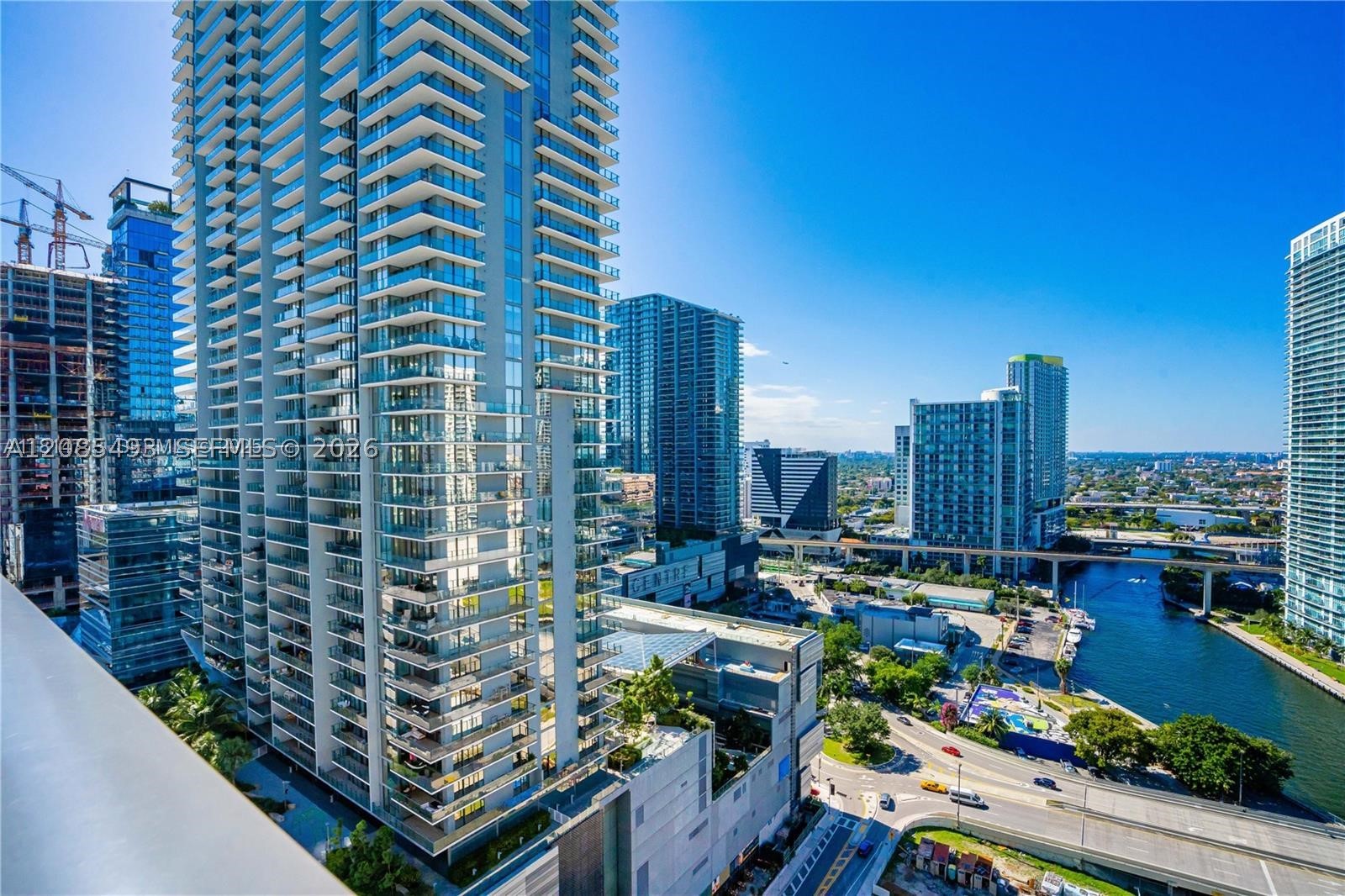31 SE 6th St #2205, Miami FL 33131