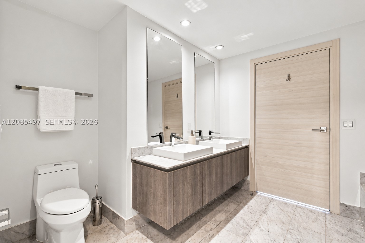 801 S Miami Ave #1810, Miami FL 33130