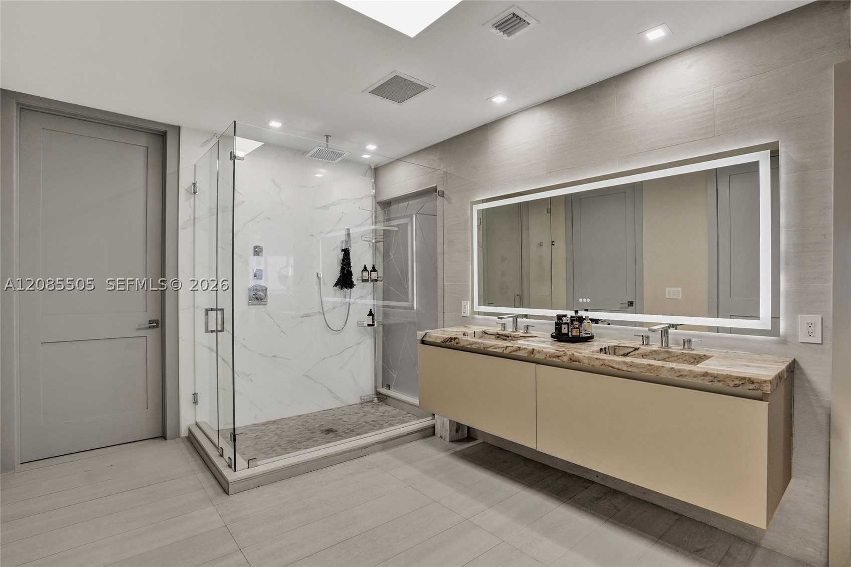 1100 Biscayne Blvd #6303, Miami FL 33132