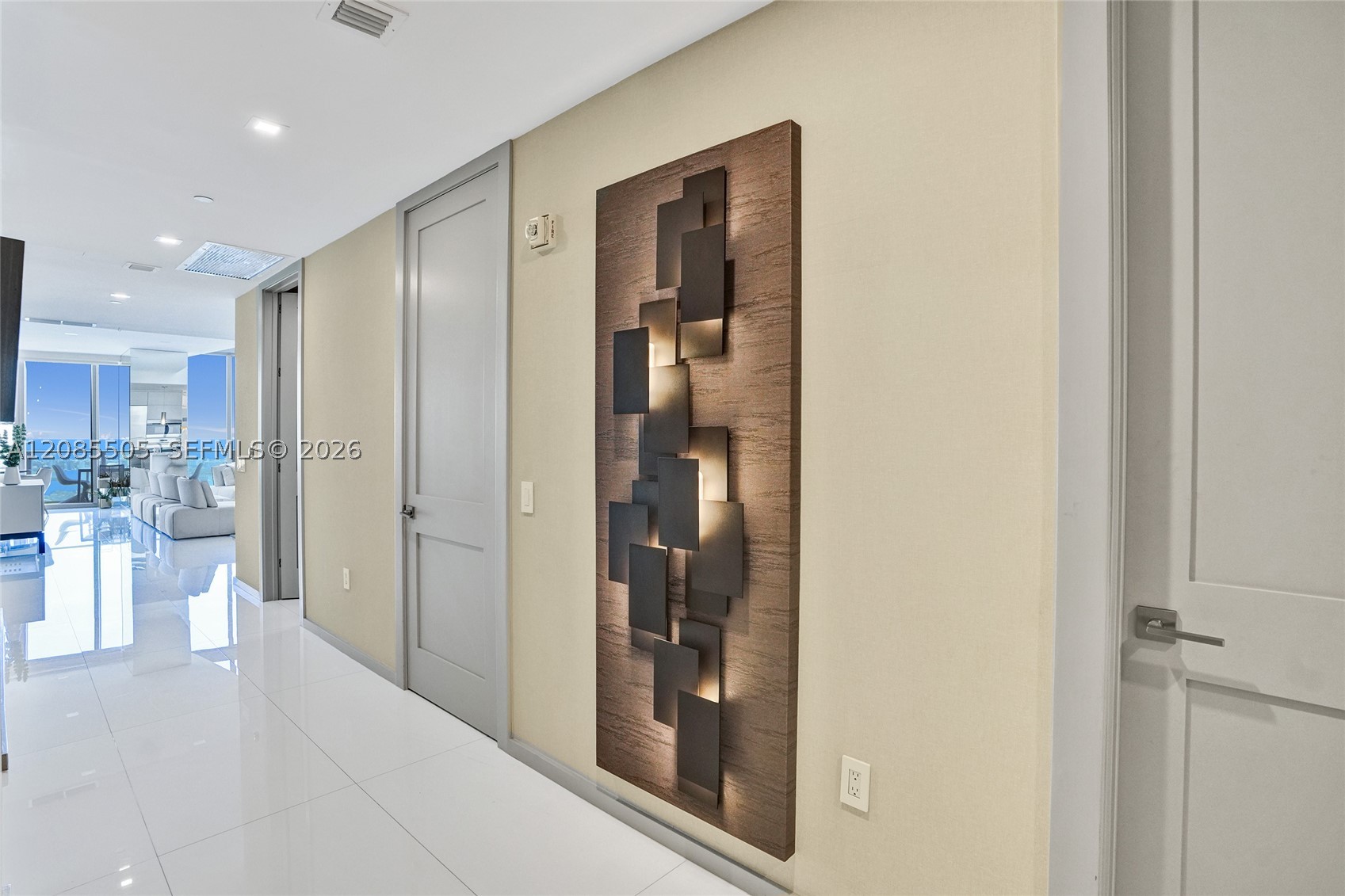1100 Biscayne Blvd #6303, Miami FL 33132