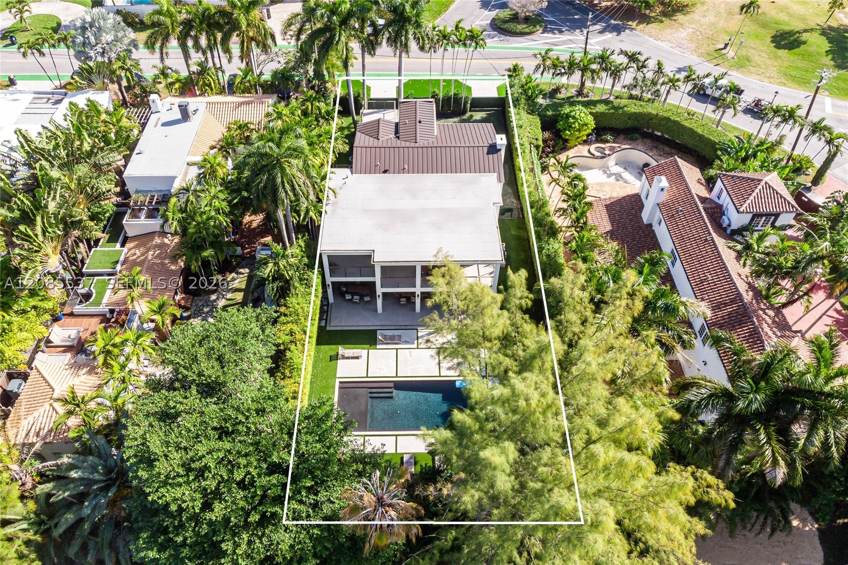 2802 Prairie Ave, Miami Beach FL 33140