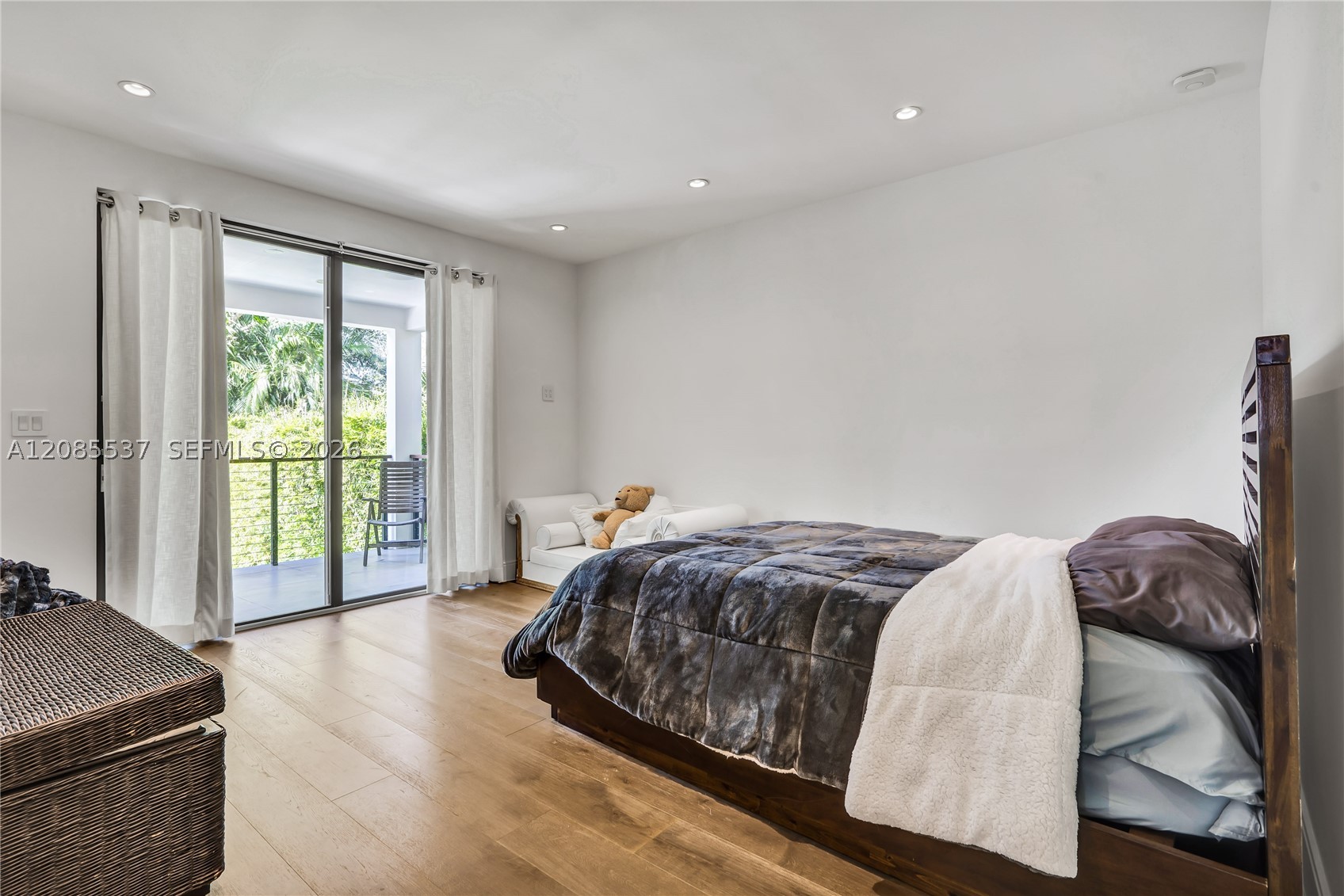 2802 Prairie Ave, Miami Beach FL 33140