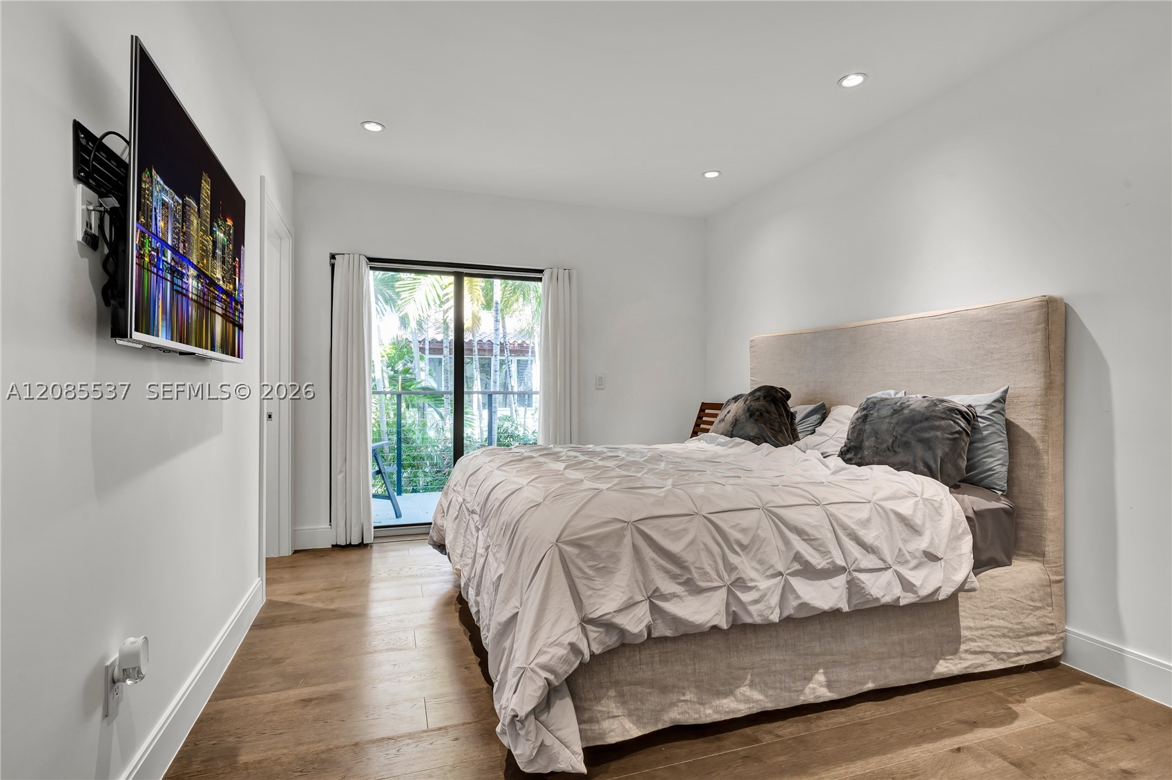 2802 Prairie Ave, Miami Beach FL 33140