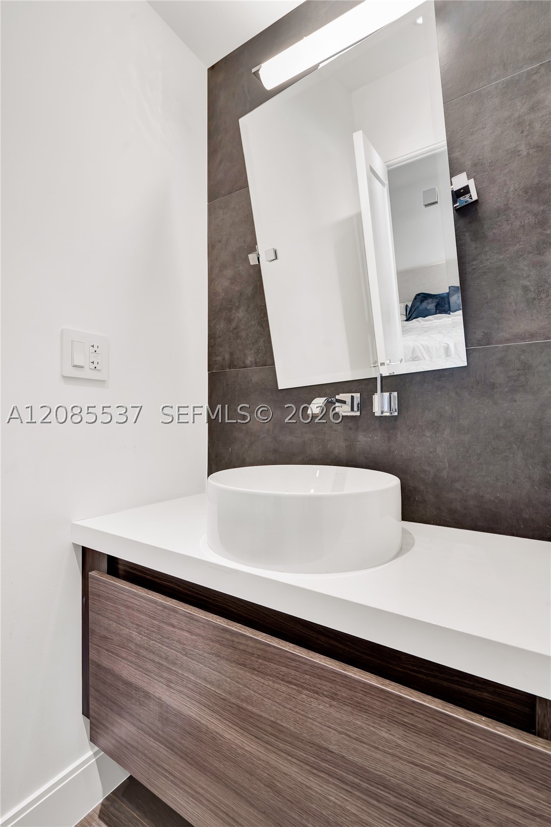 2802 Prairie Ave, Miami Beach FL 33140