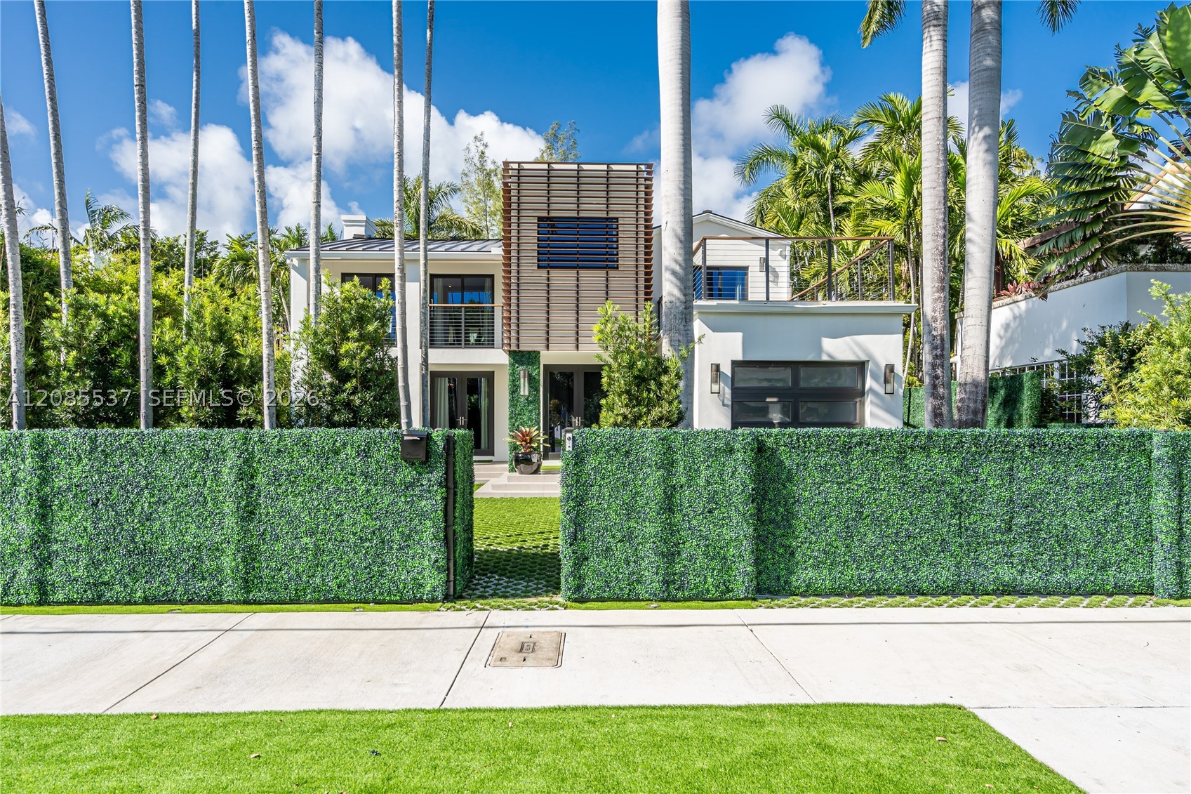 2802 Prairie Ave, Miami Beach FL 33140