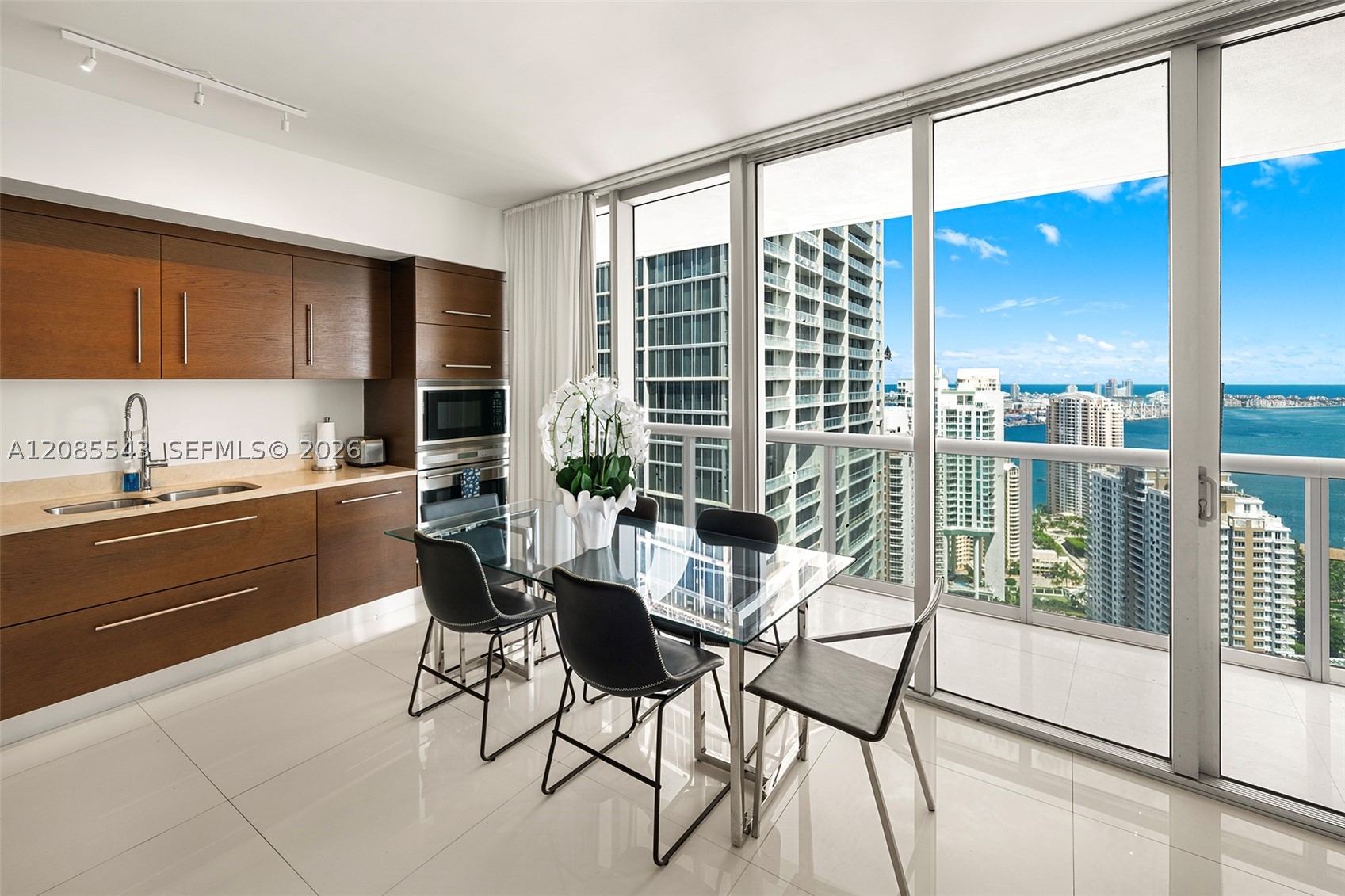 485 Brickell Ave #4410, Miami FL 33131