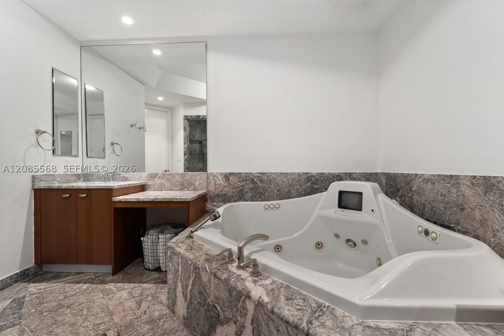 16047 Collins Ave #2502, Sunny Isles Beach FL 33160