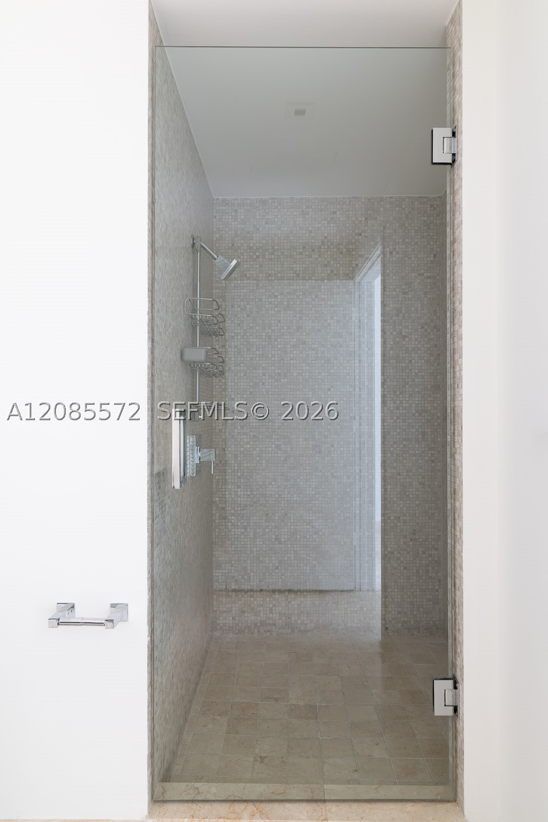 68 SE 6th St #2404, Miami FL 33131