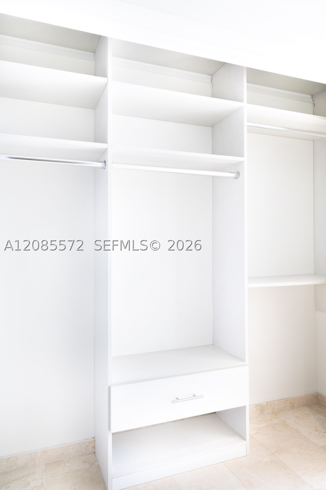 68 SE 6th St #2404, Miami FL 33131