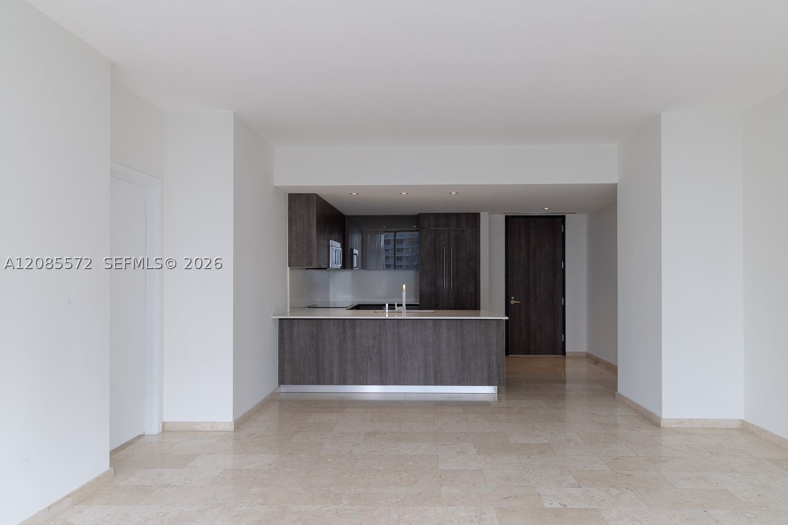 68 SE 6th St #2404, Miami FL 33131