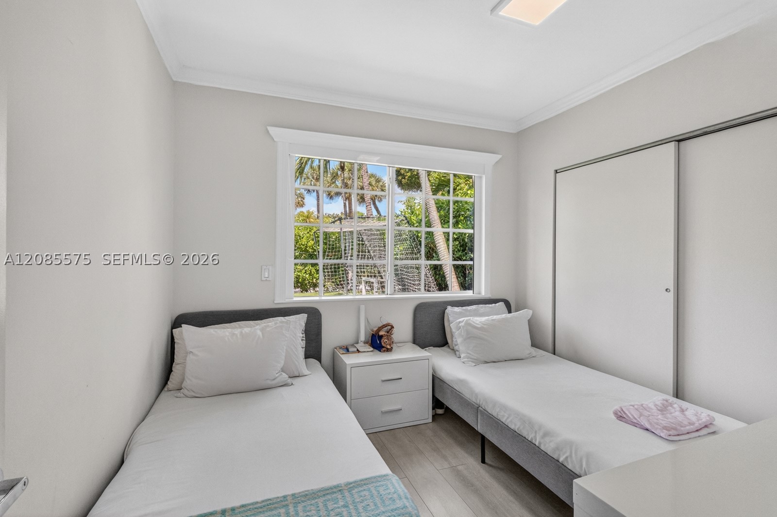 755 Curtiswood Dr, Key Biscayne FL 33149