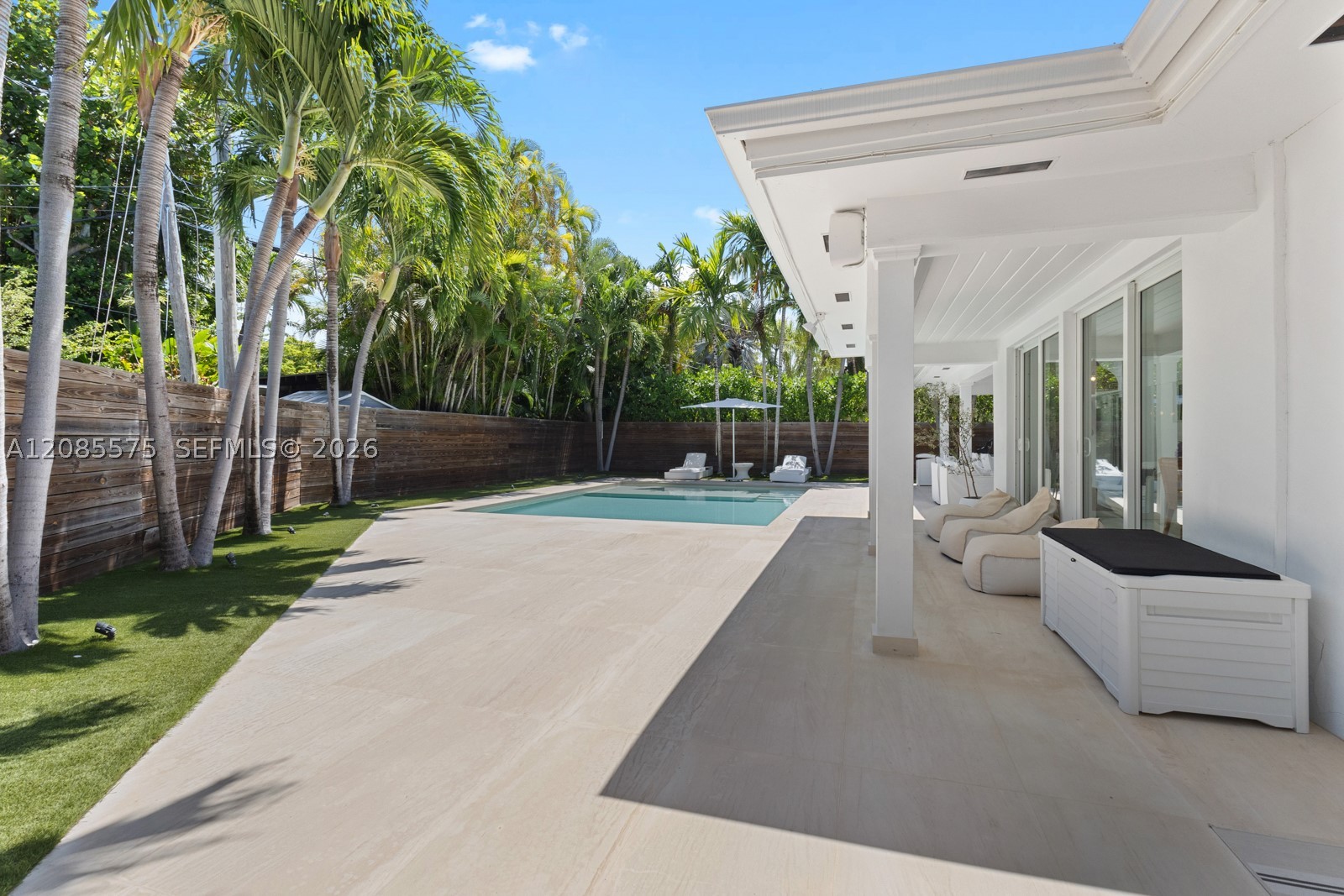 755 Curtiswood Dr, Key Biscayne FL 33149