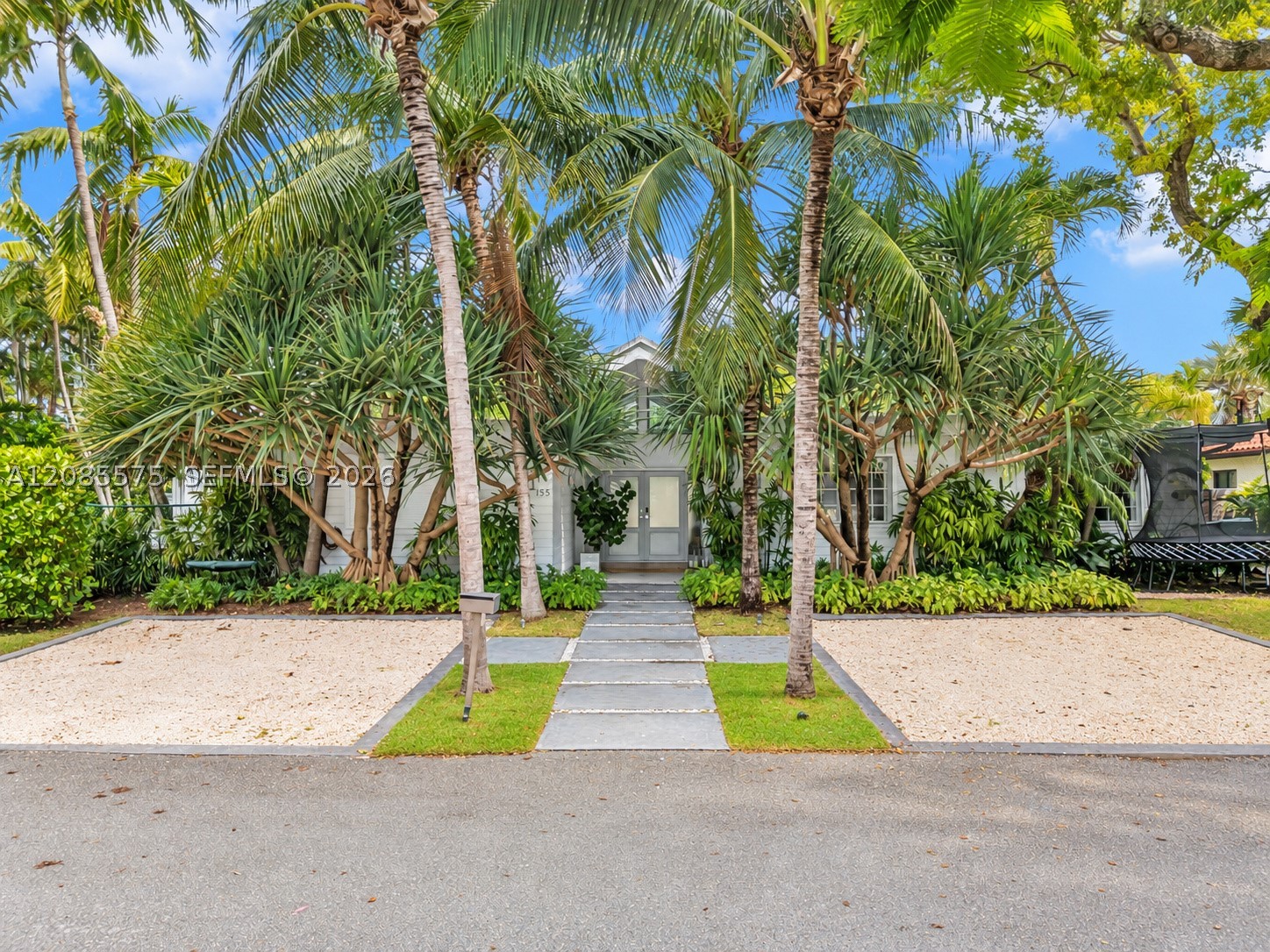 755 Curtiswood Dr, Key Biscayne FL 33149