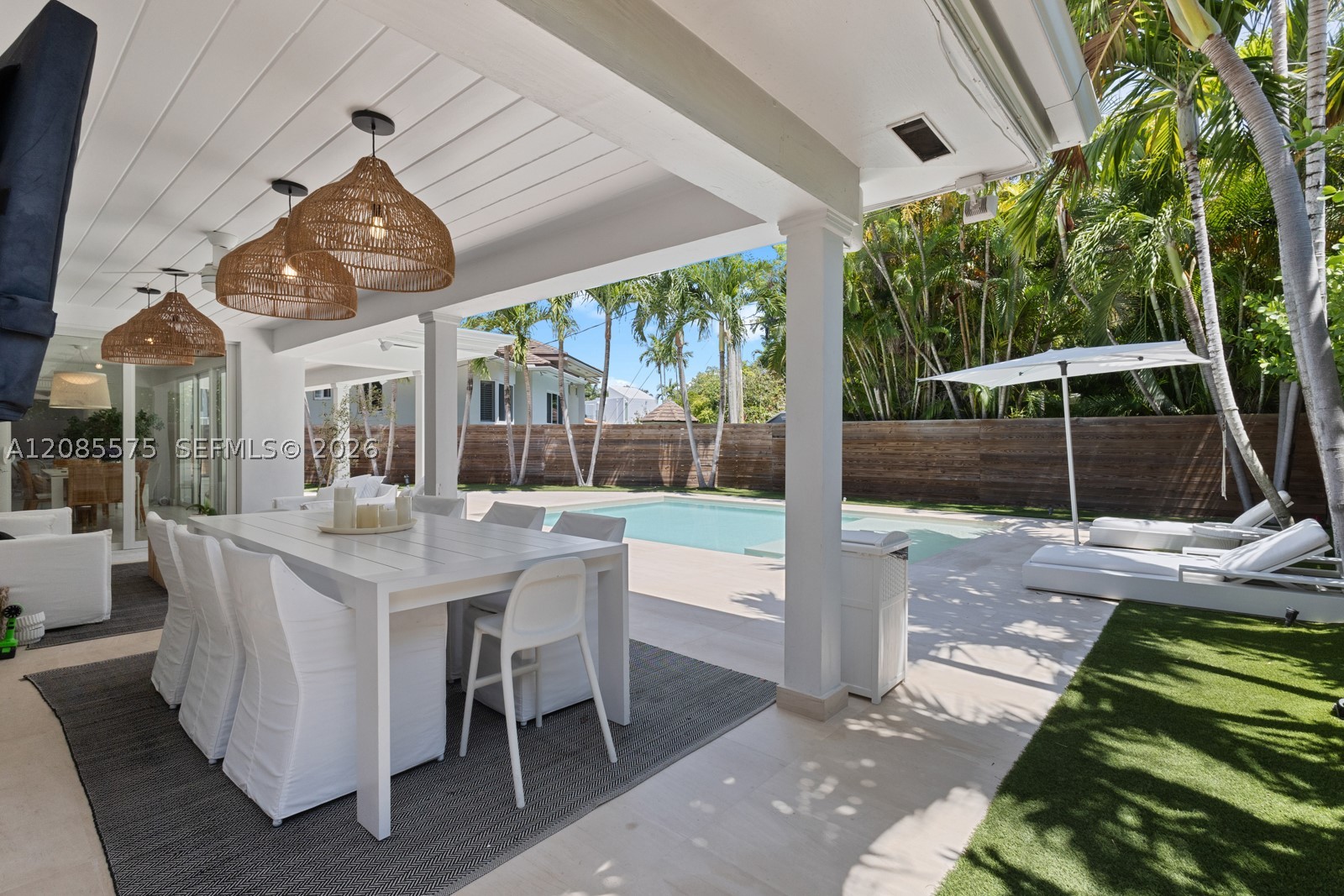 755 Curtiswood Dr, Key Biscayne FL 33149