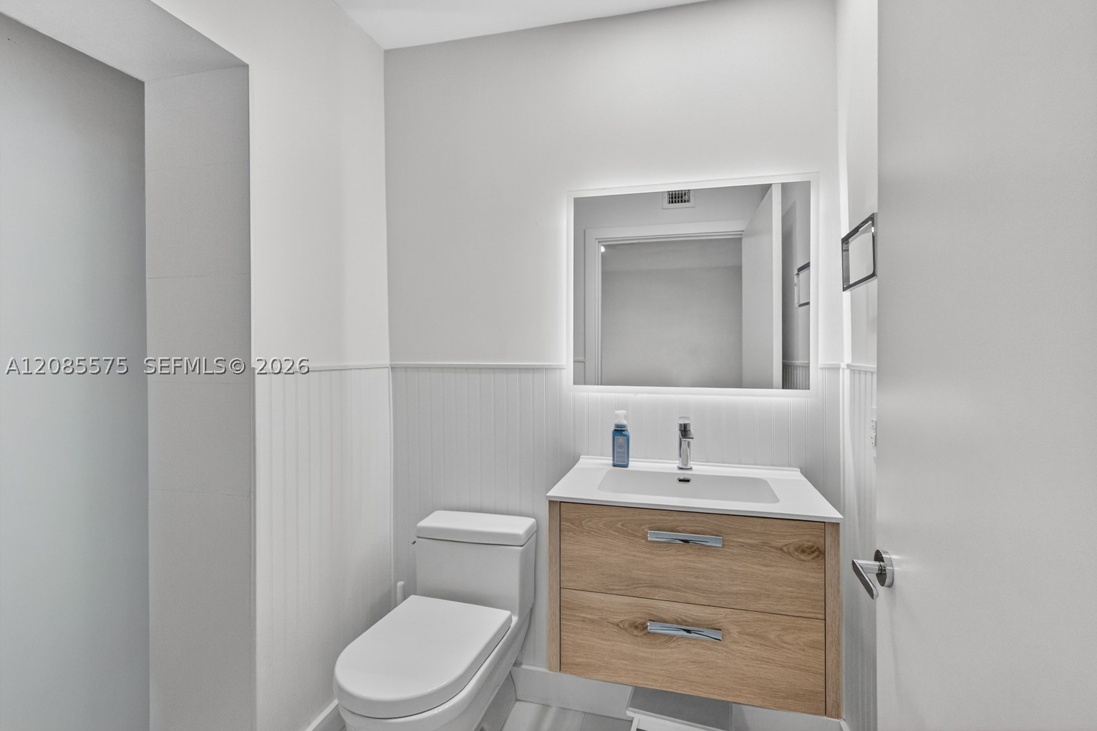 755 Curtiswood Dr, Key Biscayne FL 33149