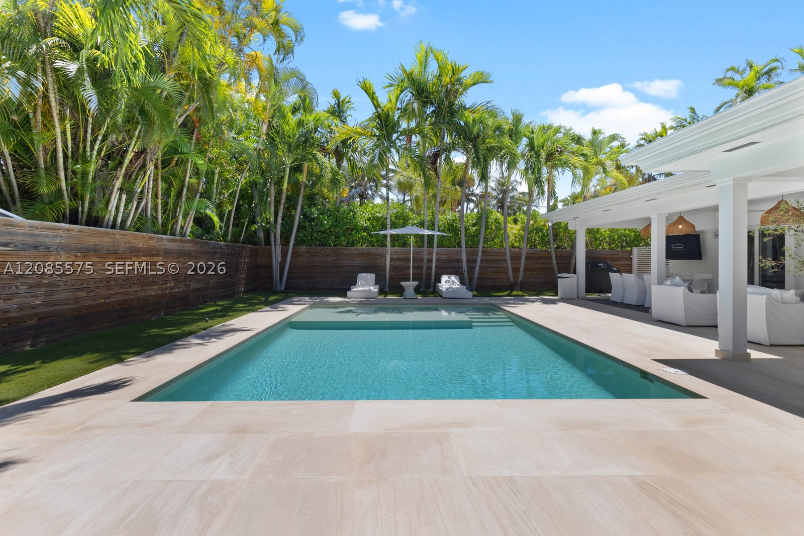 755 Curtiswood Dr, Key Biscayne FL 33149