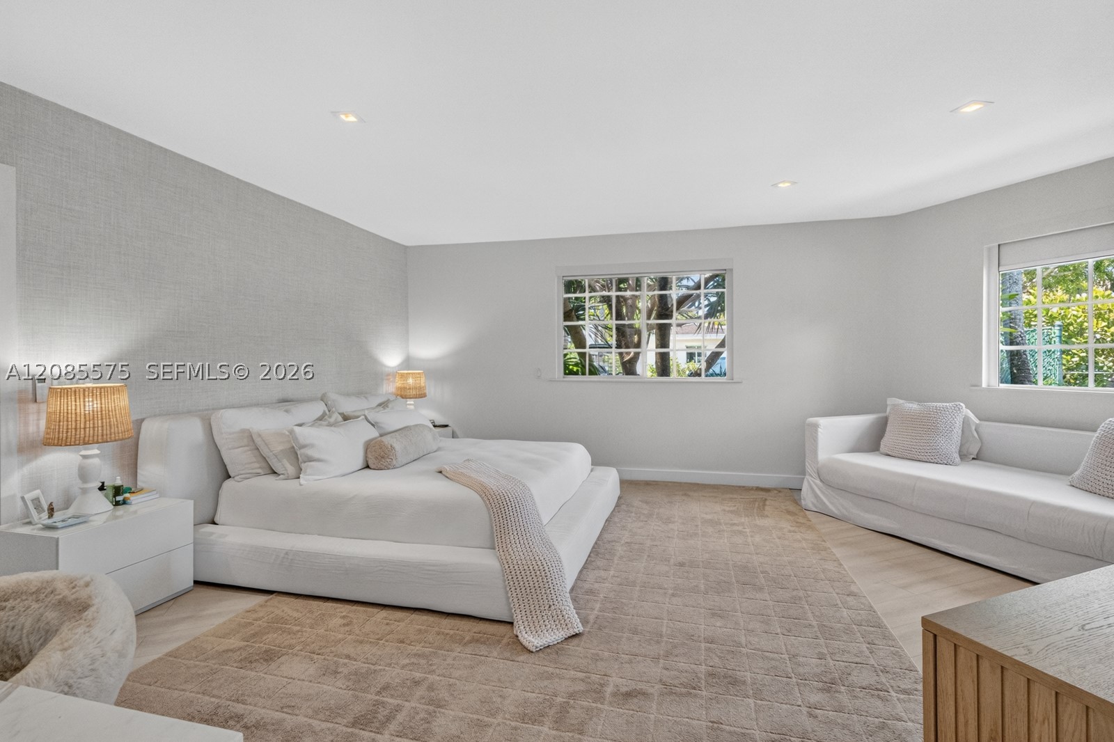 755 Curtiswood Dr, Key Biscayne FL 33149