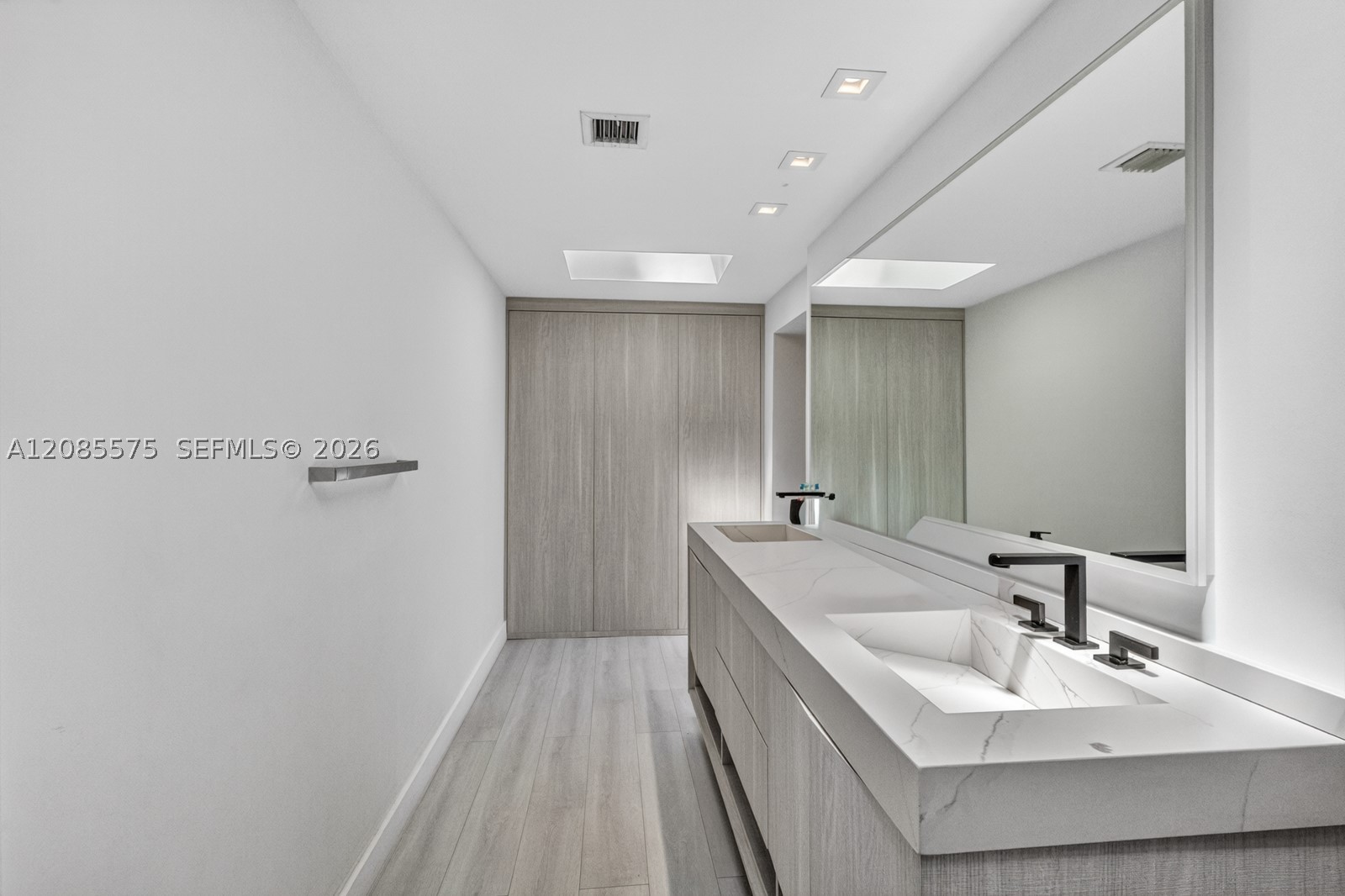 755 Curtiswood Dr, Key Biscayne FL 33149