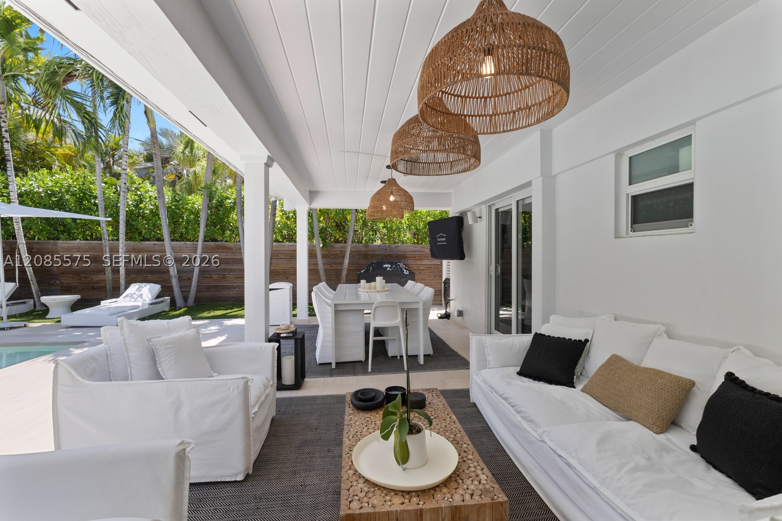 755 Curtiswood Dr, Key Biscayne FL 33149