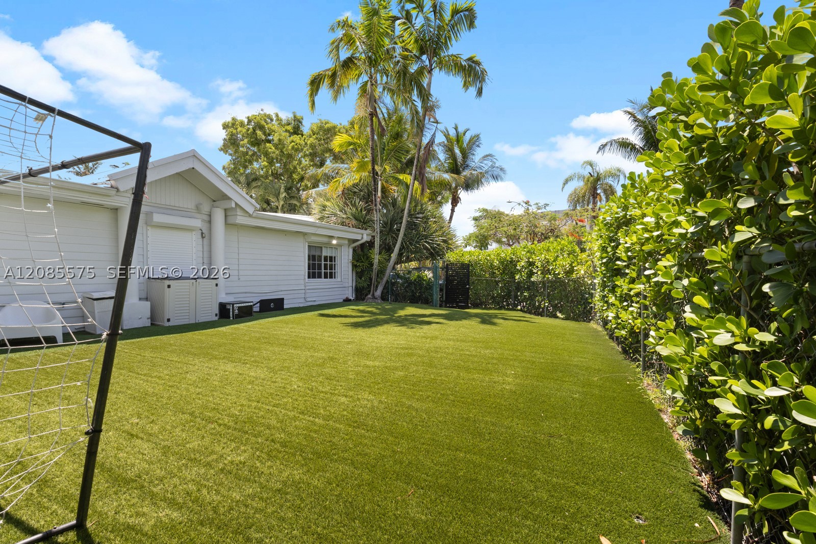 755 Curtiswood Dr, Key Biscayne FL 33149