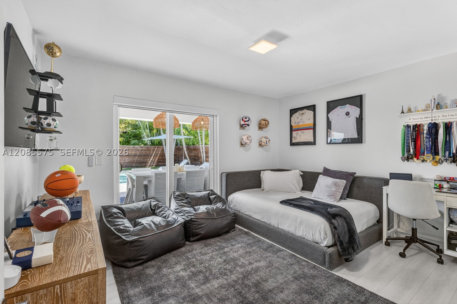 755 Curtiswood Dr, Key Biscayne FL 33149