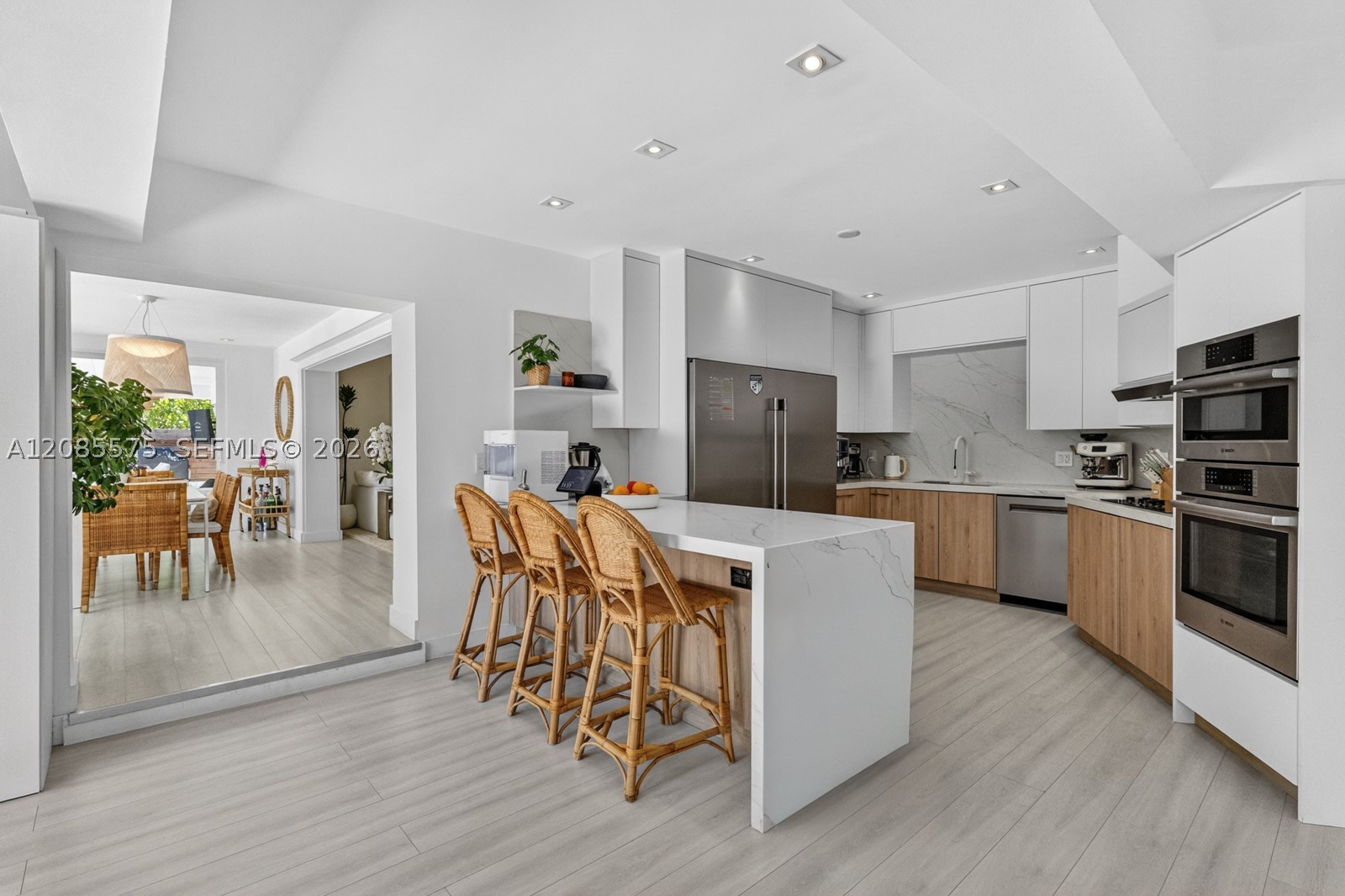 755 Curtiswood Dr, Key Biscayne FL 33149