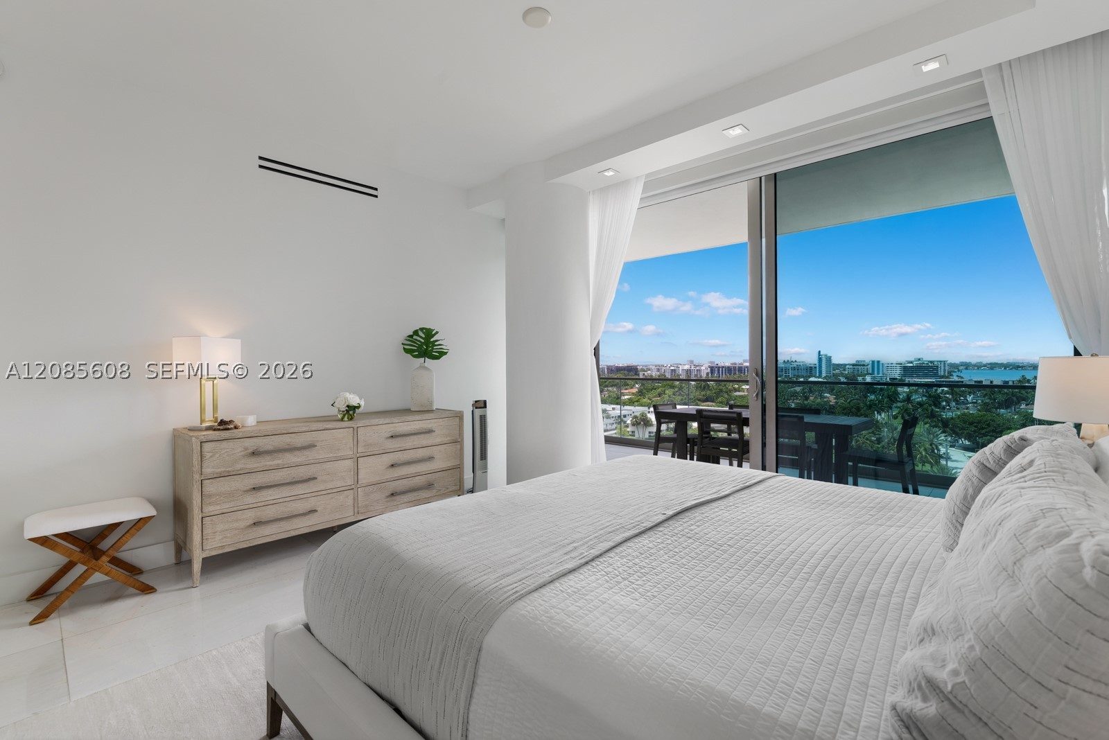 Bal Harbour FL 33154 - A12085608