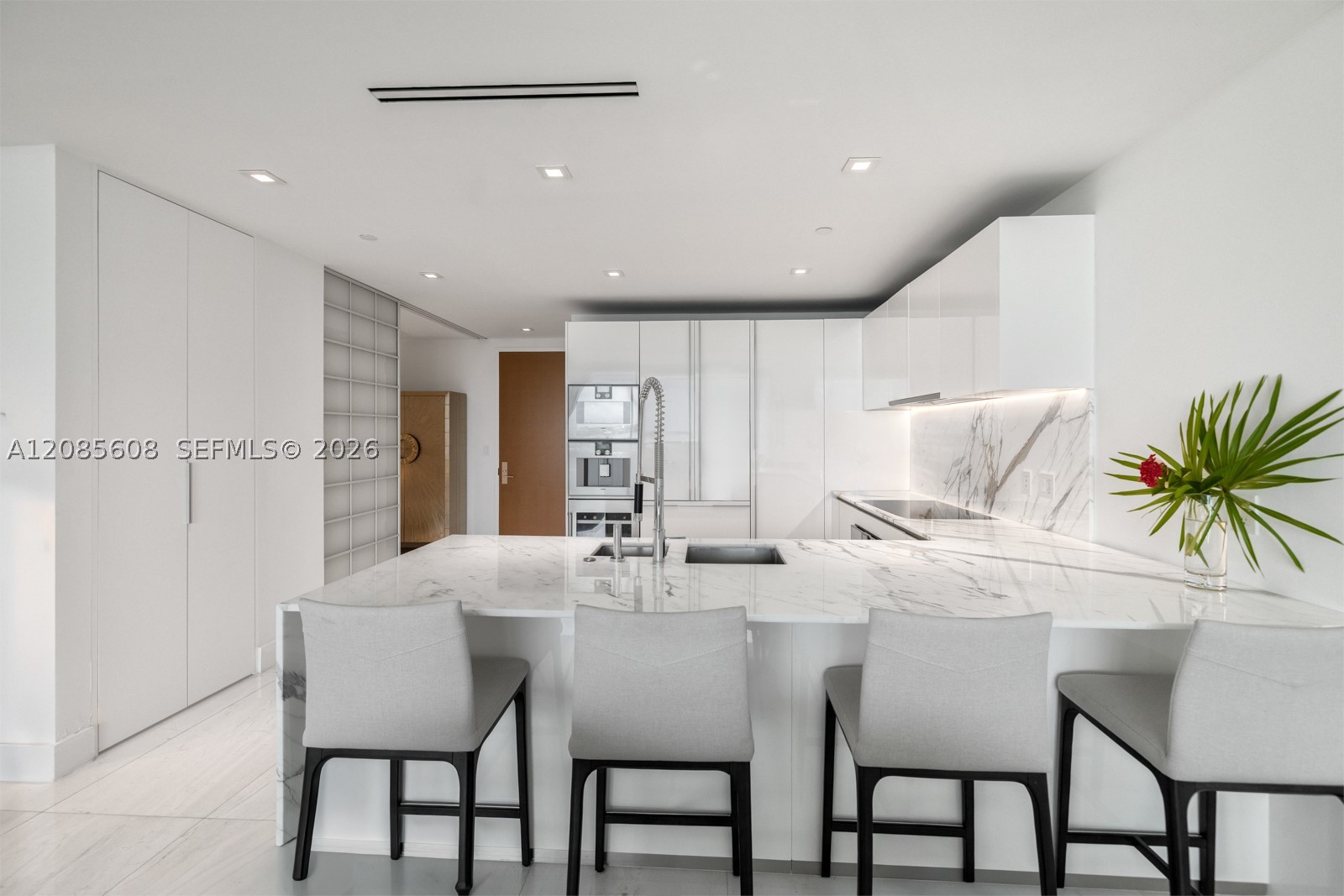 Bal Harbour FL 33154 - A12085608