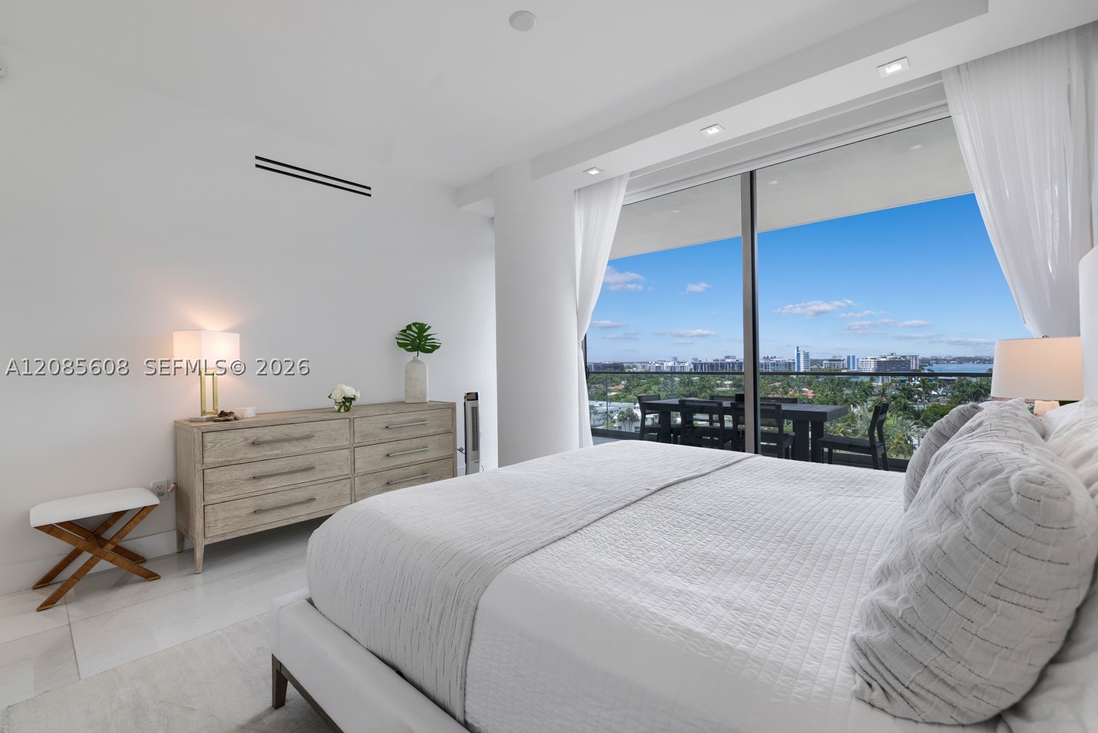 Bal Harbour FL 33154 - A12085608