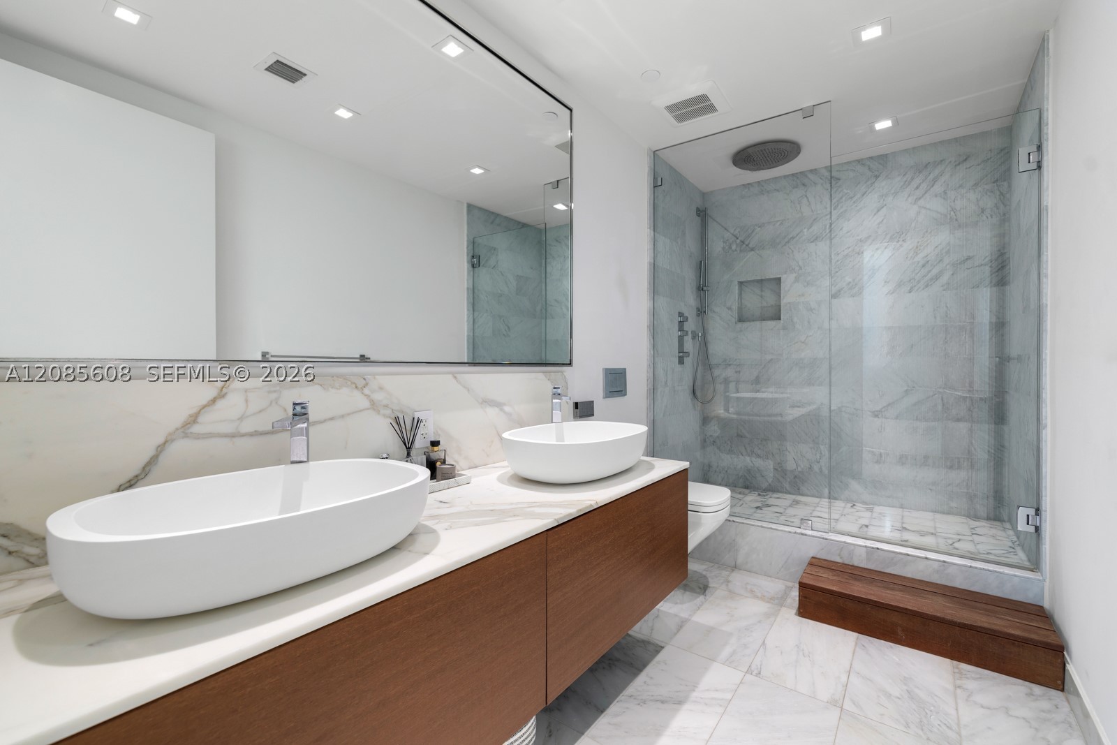 Bal Harbour FL 33154 - A12085608