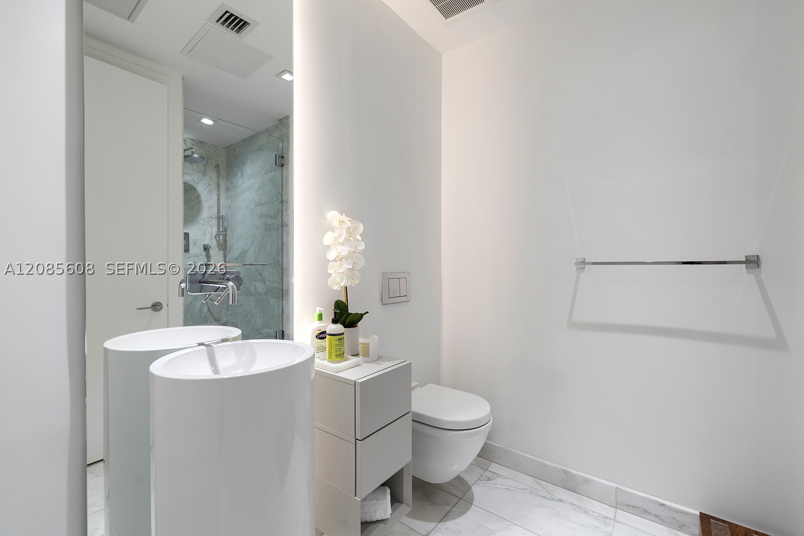 Bal Harbour FL 33154 - A12085608