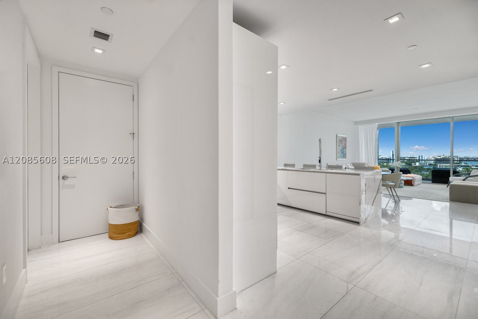 Bal Harbour FL 33154 - A12085608