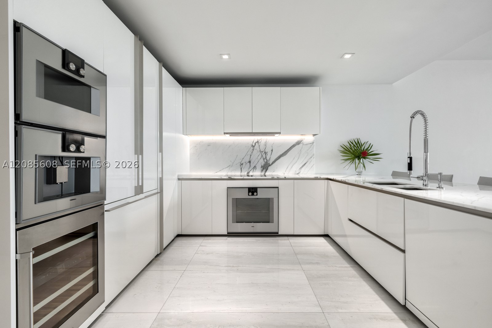 Bal Harbour FL 33154 - A12085608