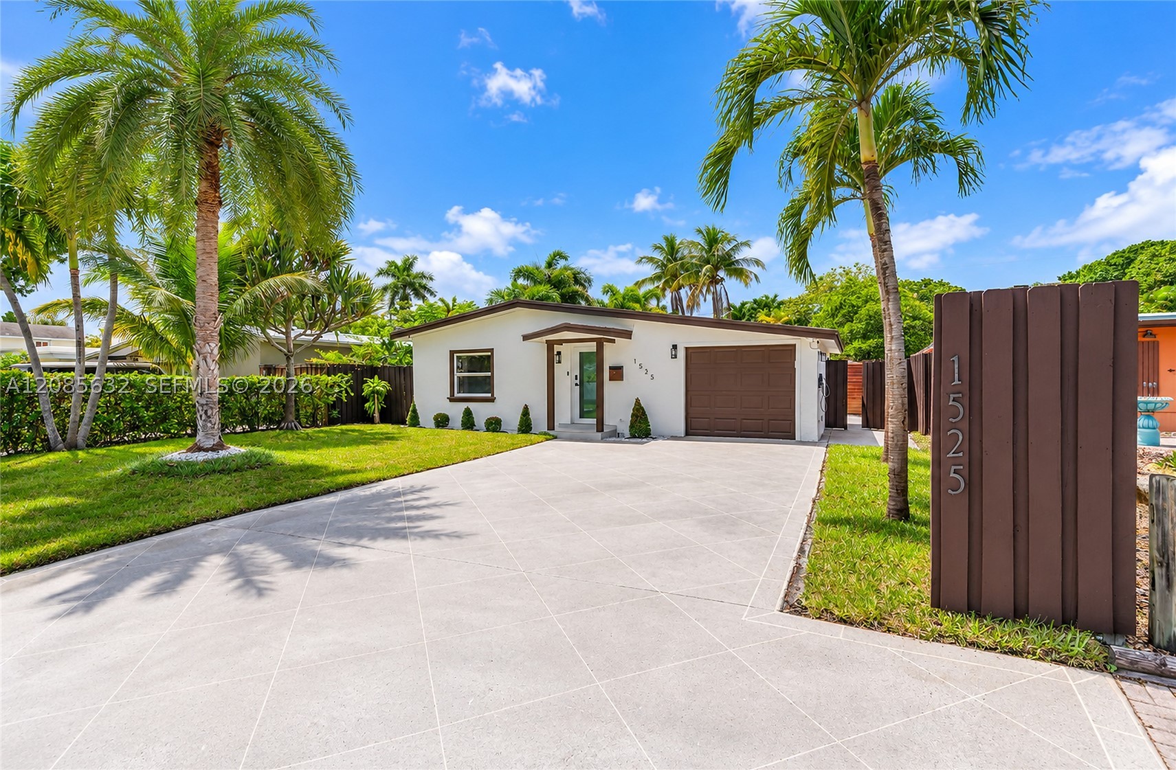 1525 NE 18th Ave, Fort Lauderdale FL 33304