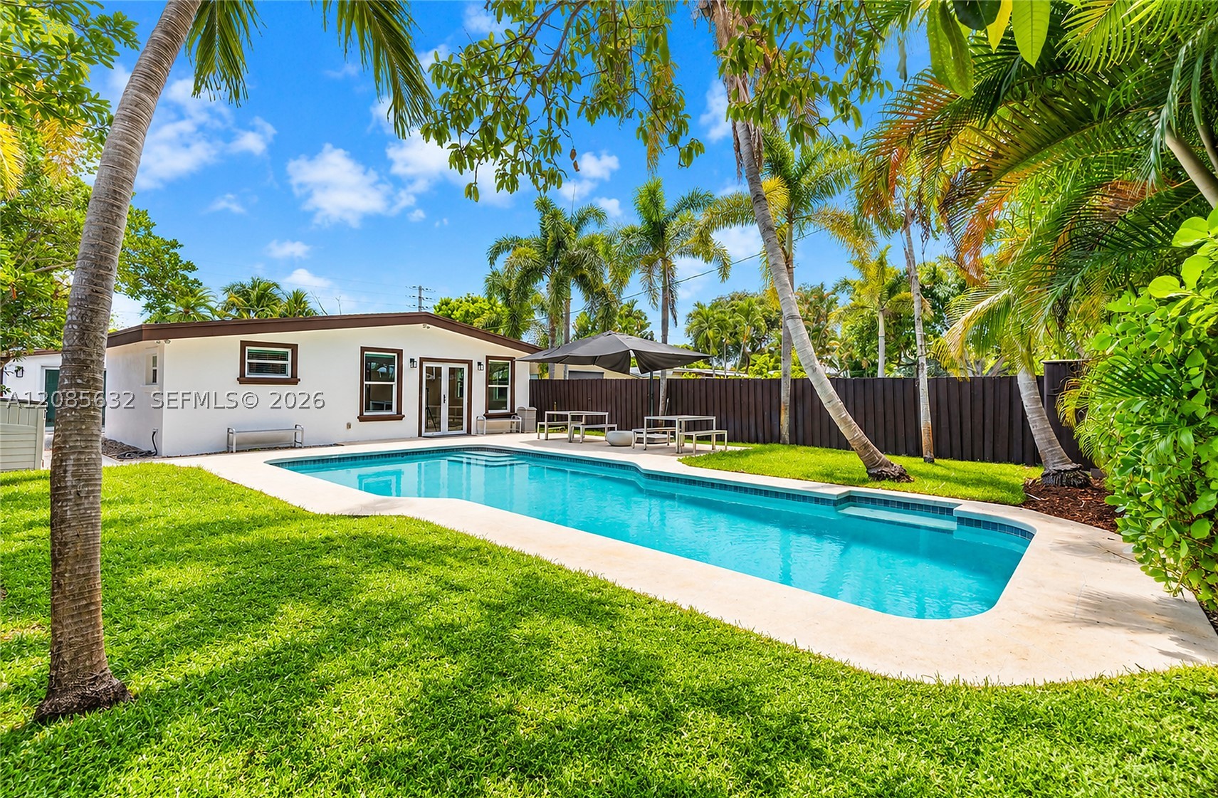 1525 NE 18th Ave, Fort Lauderdale FL 33304
