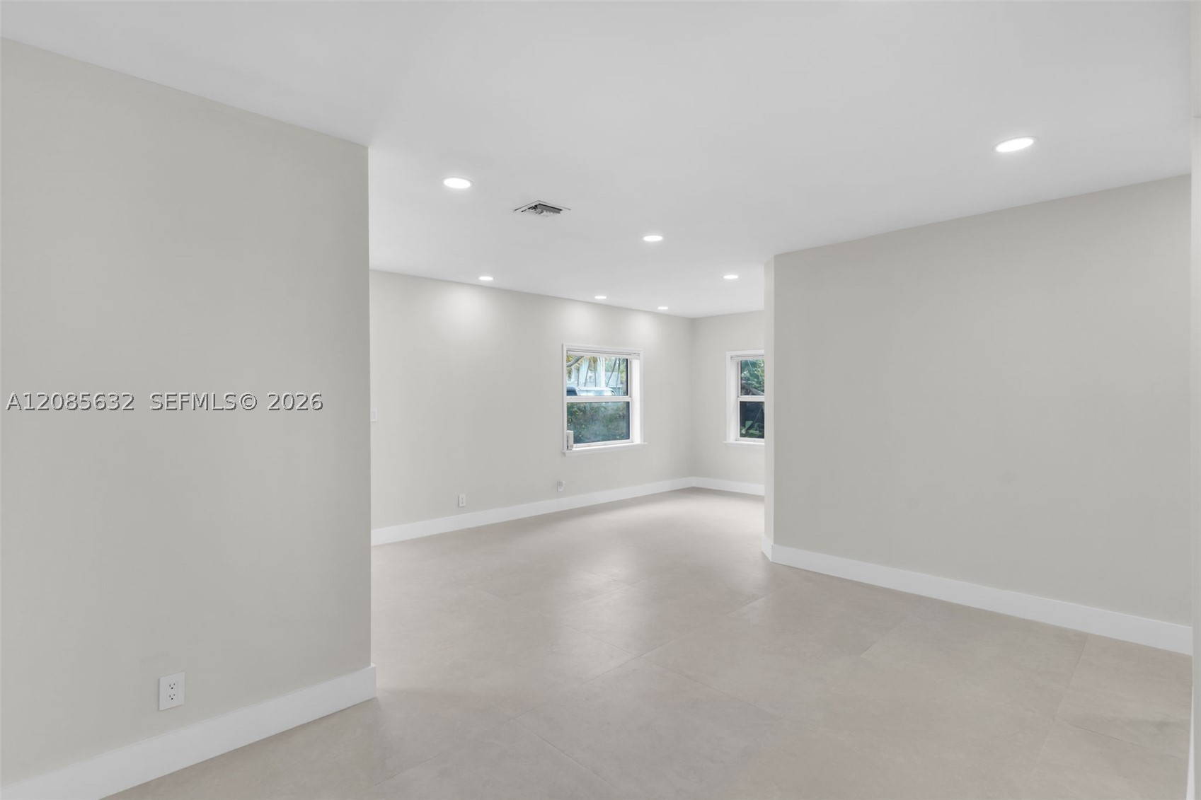 1525 NE 18th Ave, Fort Lauderdale FL 33304