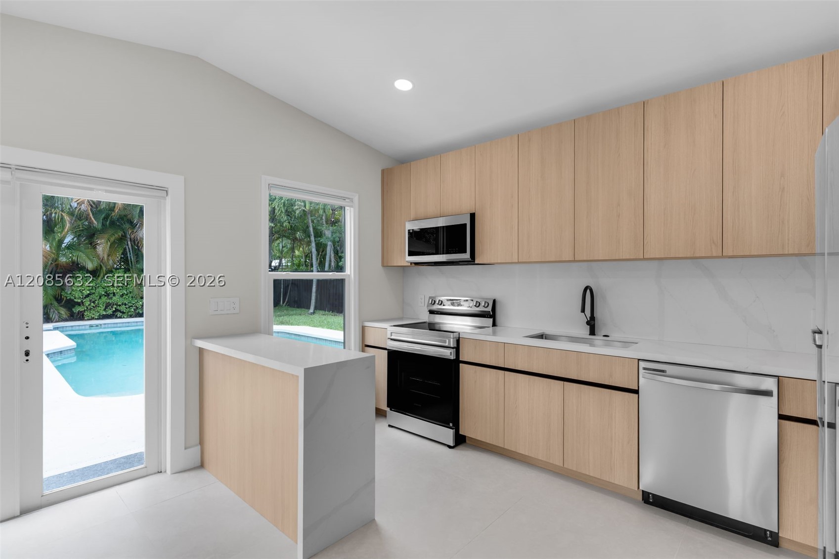 1525 NE 18th Ave, Fort Lauderdale FL 33304